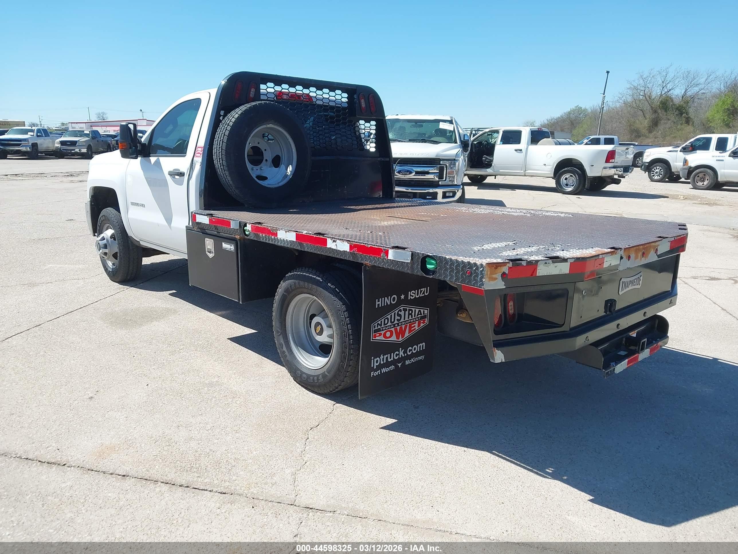 CHEVROLET SILVERADO image 3