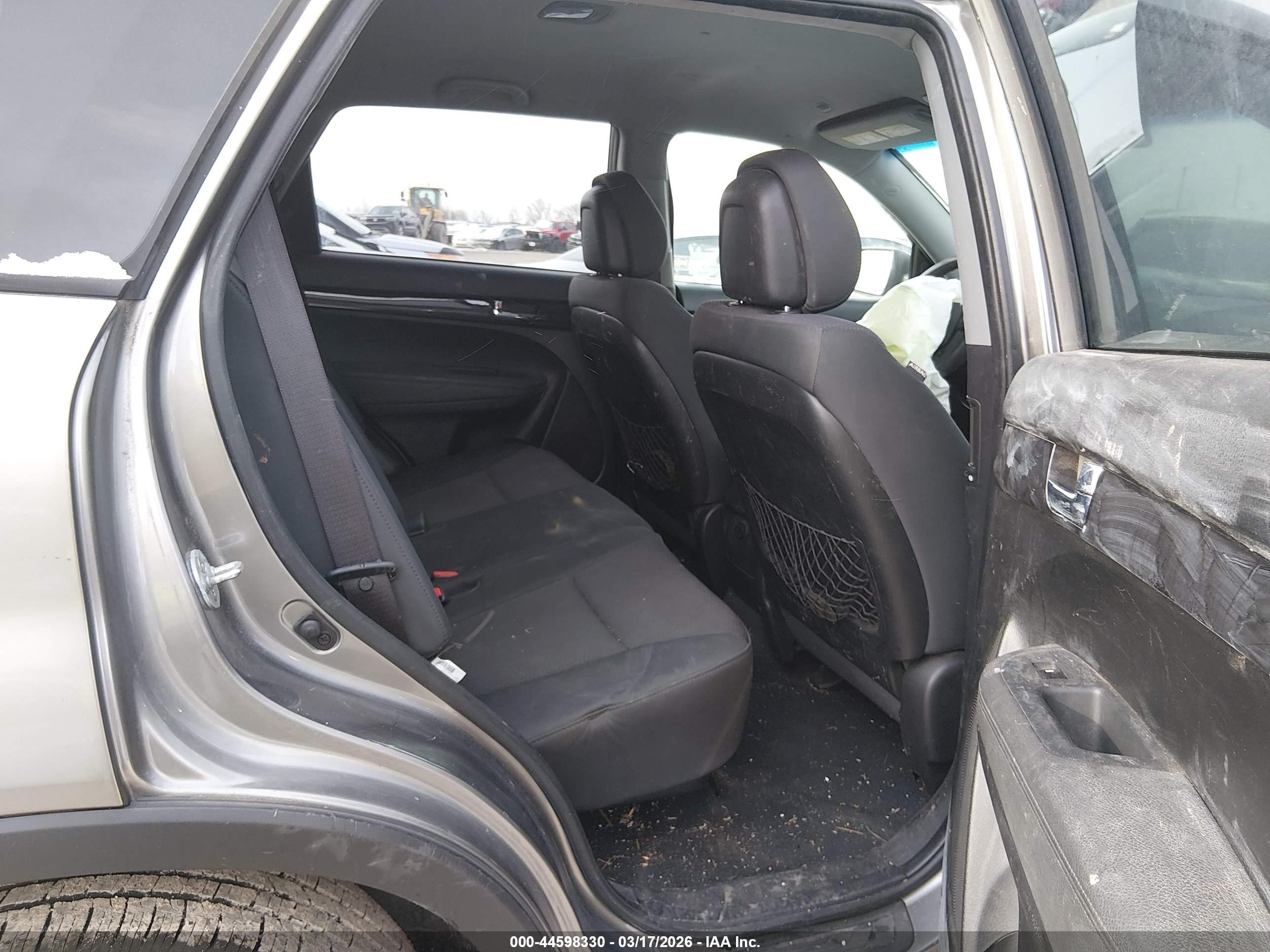 KIA SORENTO image 8