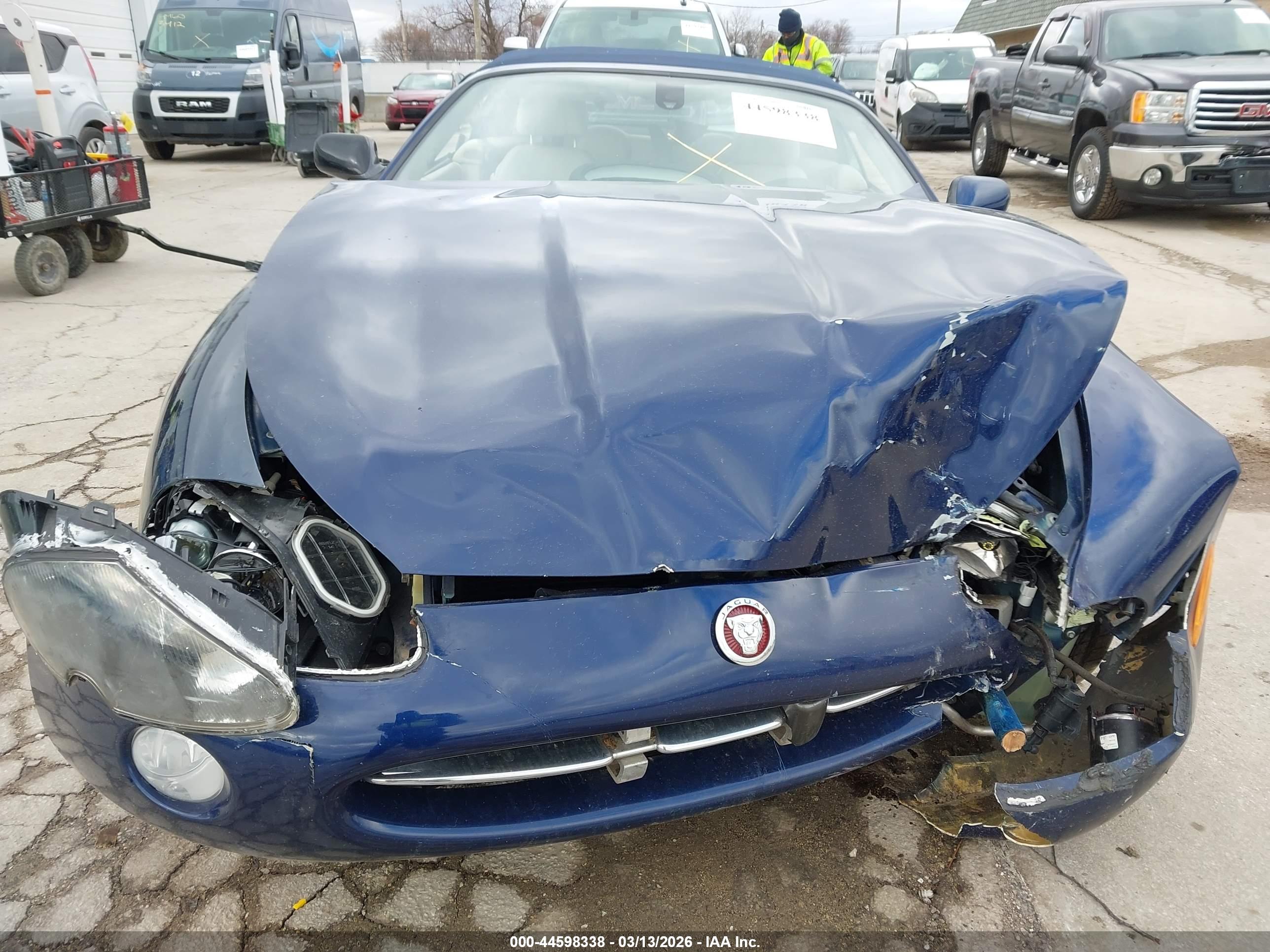 JAGUAR XK8 image 6