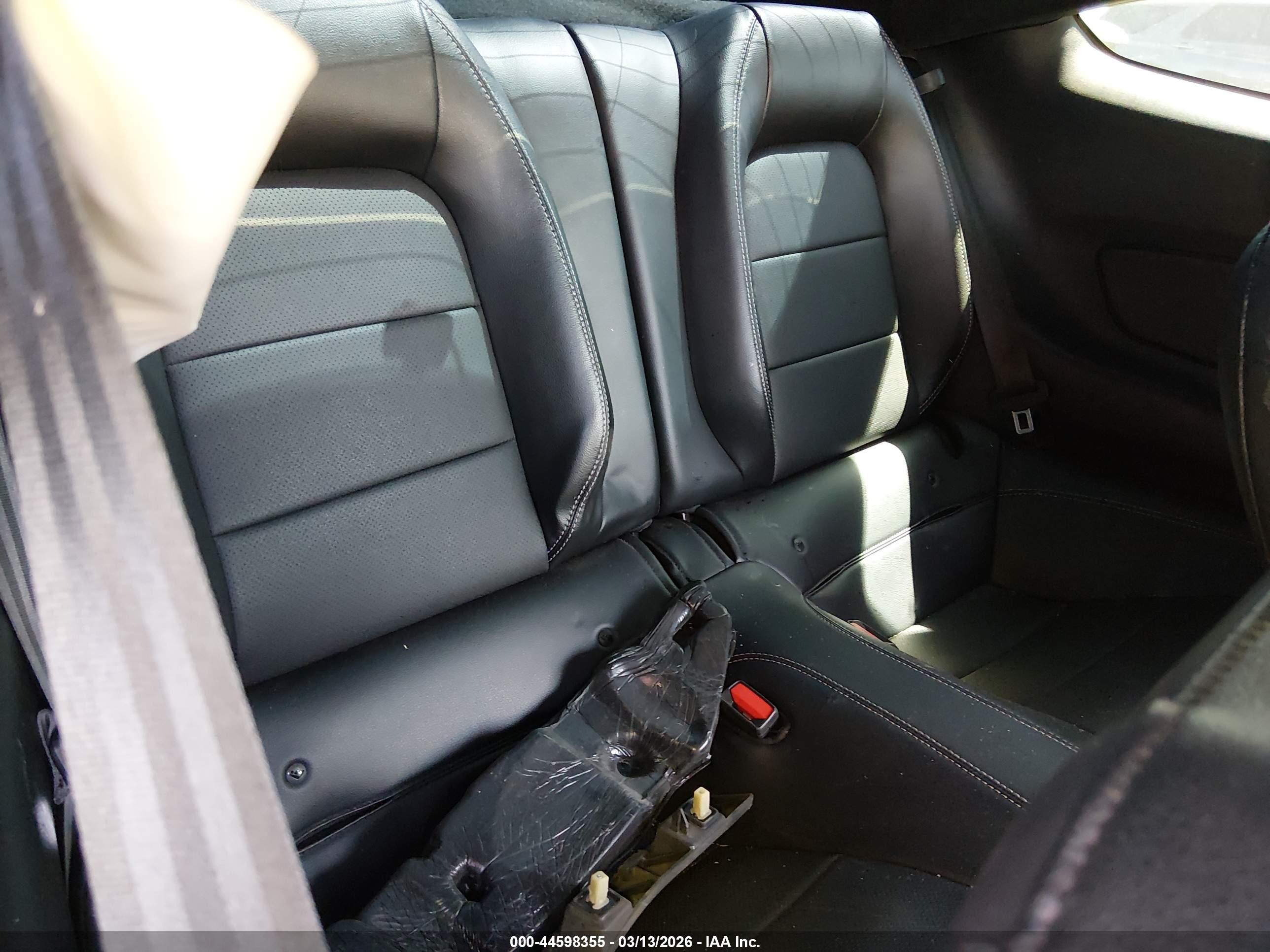 FORD MUSTANG image 8