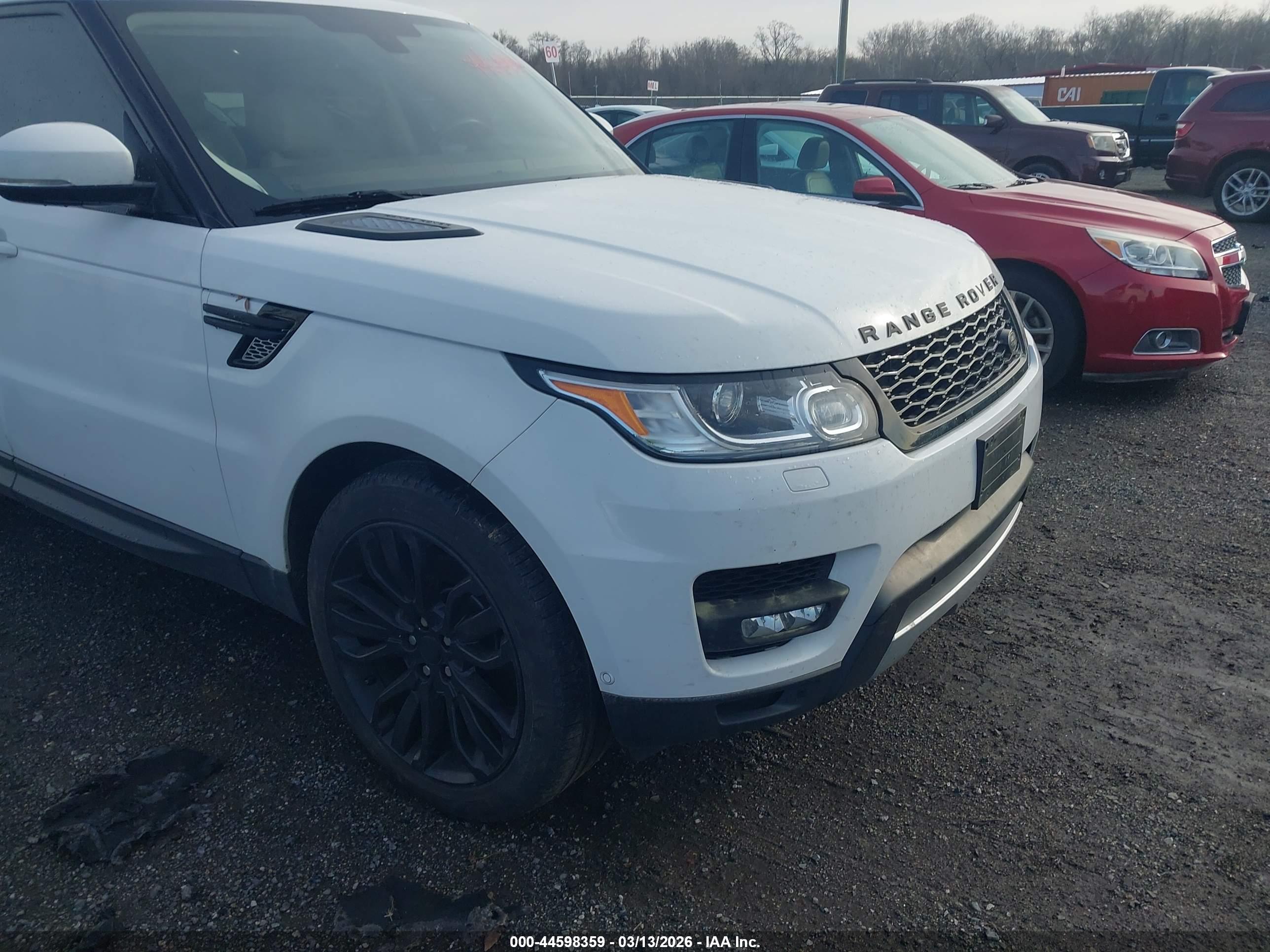 LAND ROVER image 6