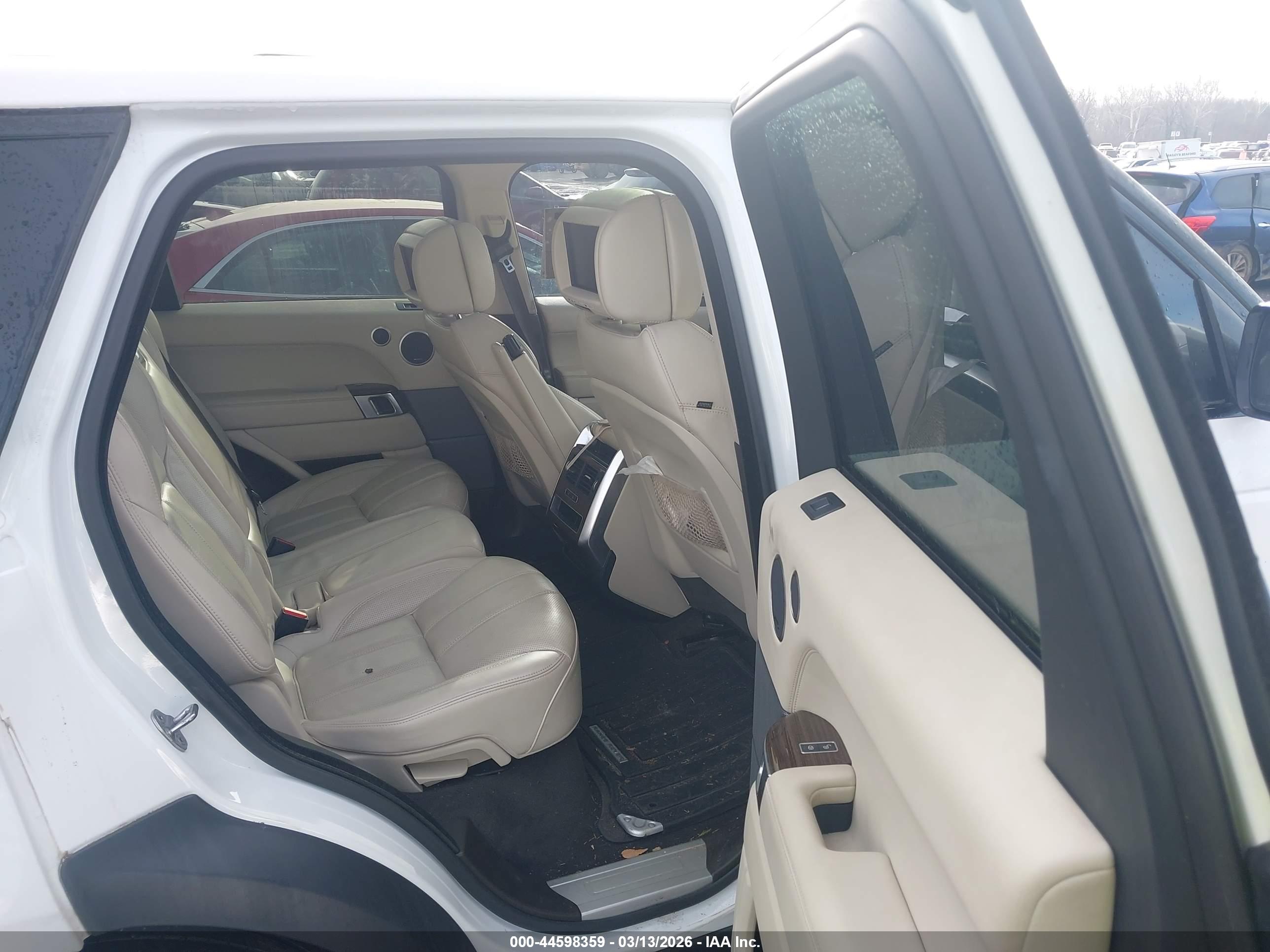 LAND ROVER image 8