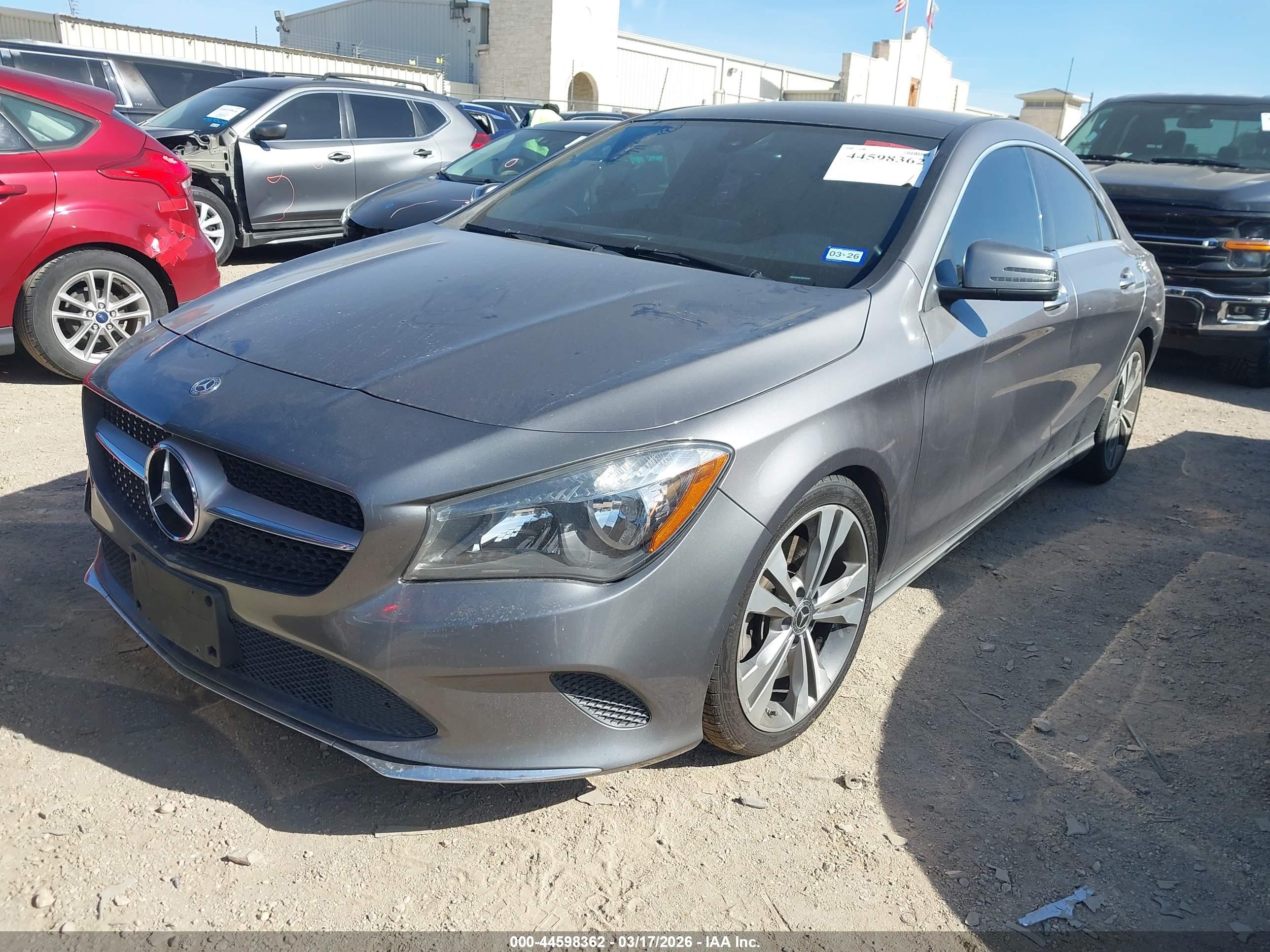 MERCEDES-BENZ CLA image 2
