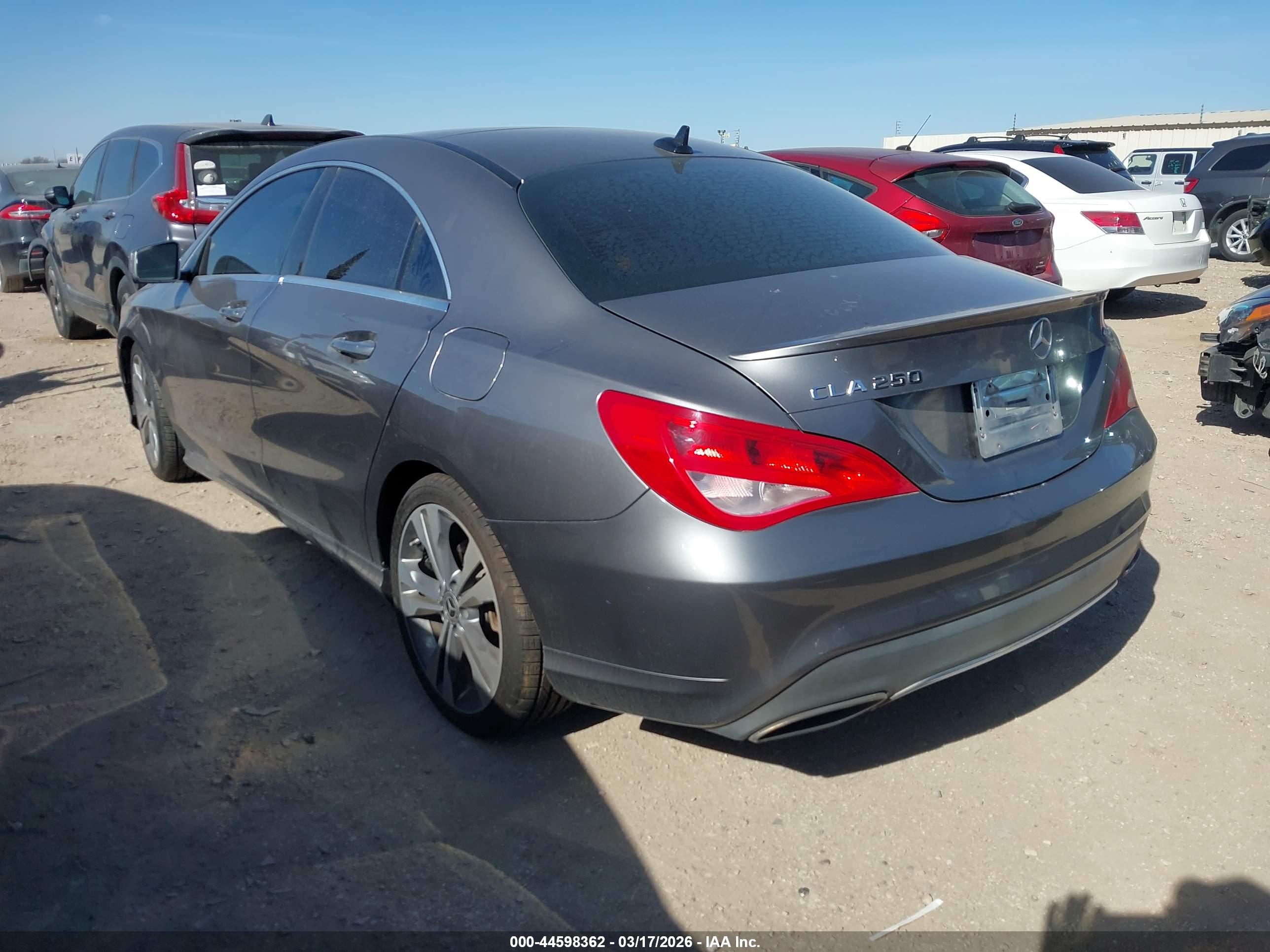 MERCEDES-BENZ CLA image 3