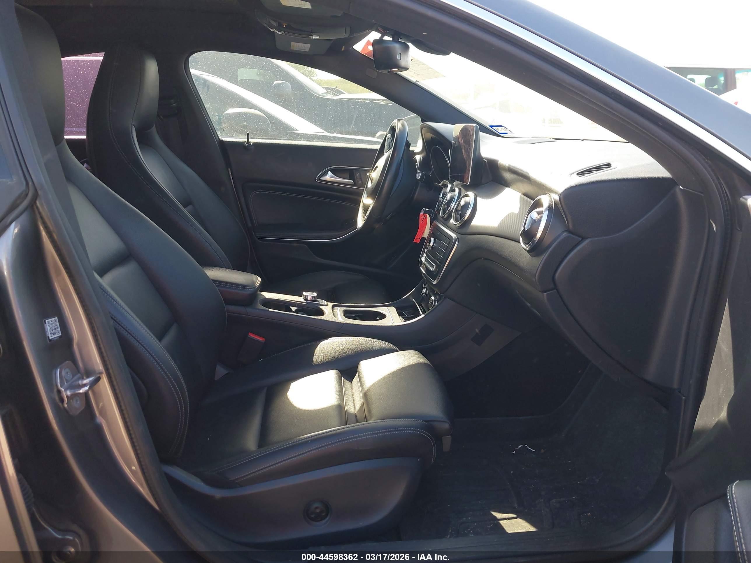 MERCEDES-BENZ CLA image 5