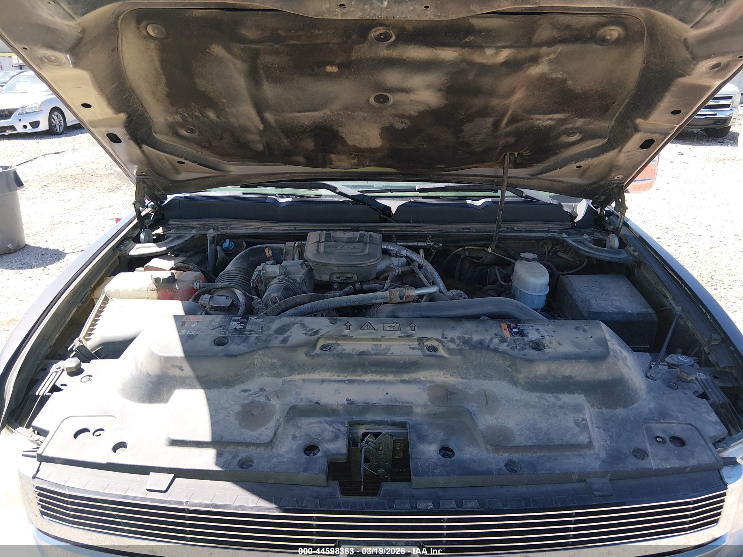 CHEVROLET SILVERADO image 10