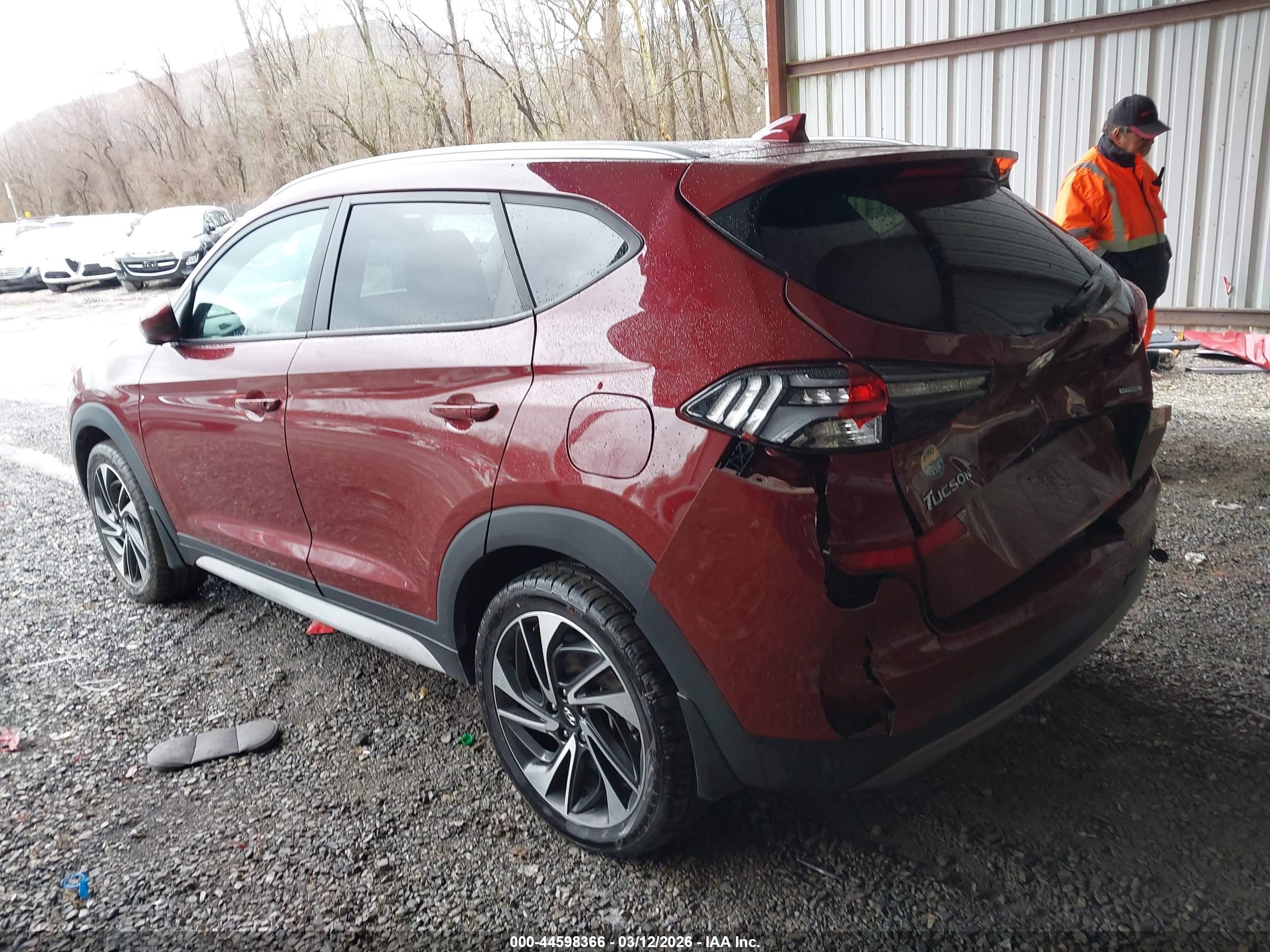 HYUNDAI TUCSON image 3