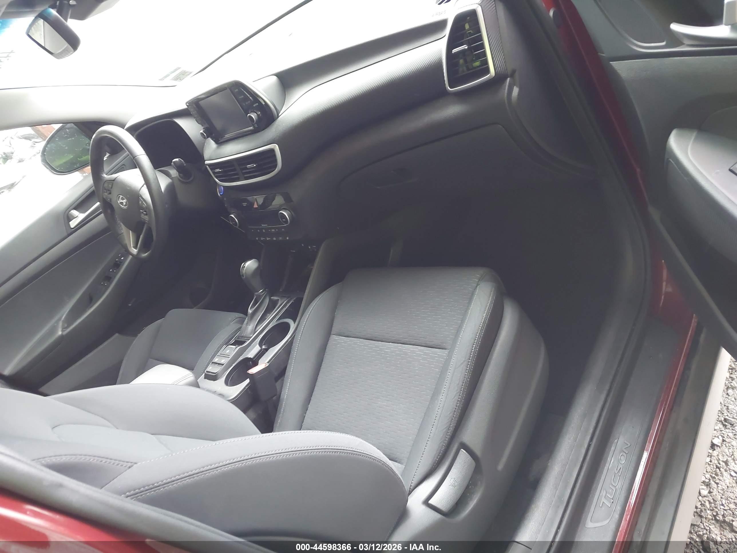 HYUNDAI TUCSON image 5