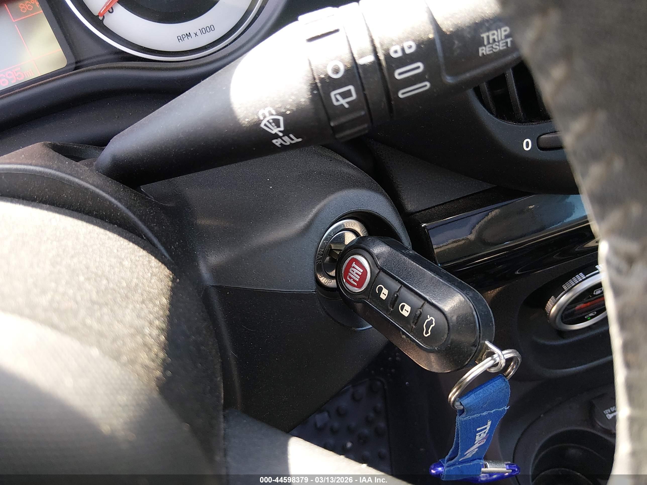 FIAT 500L image 11