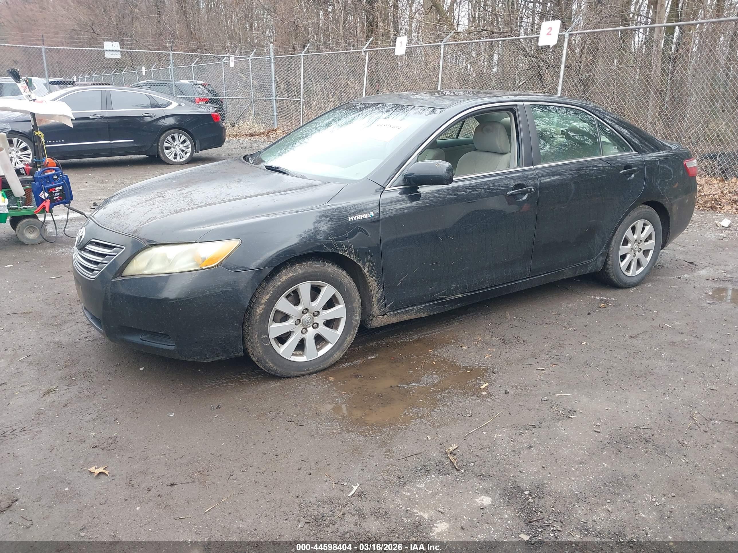 TOYOTA CAMRY image 2