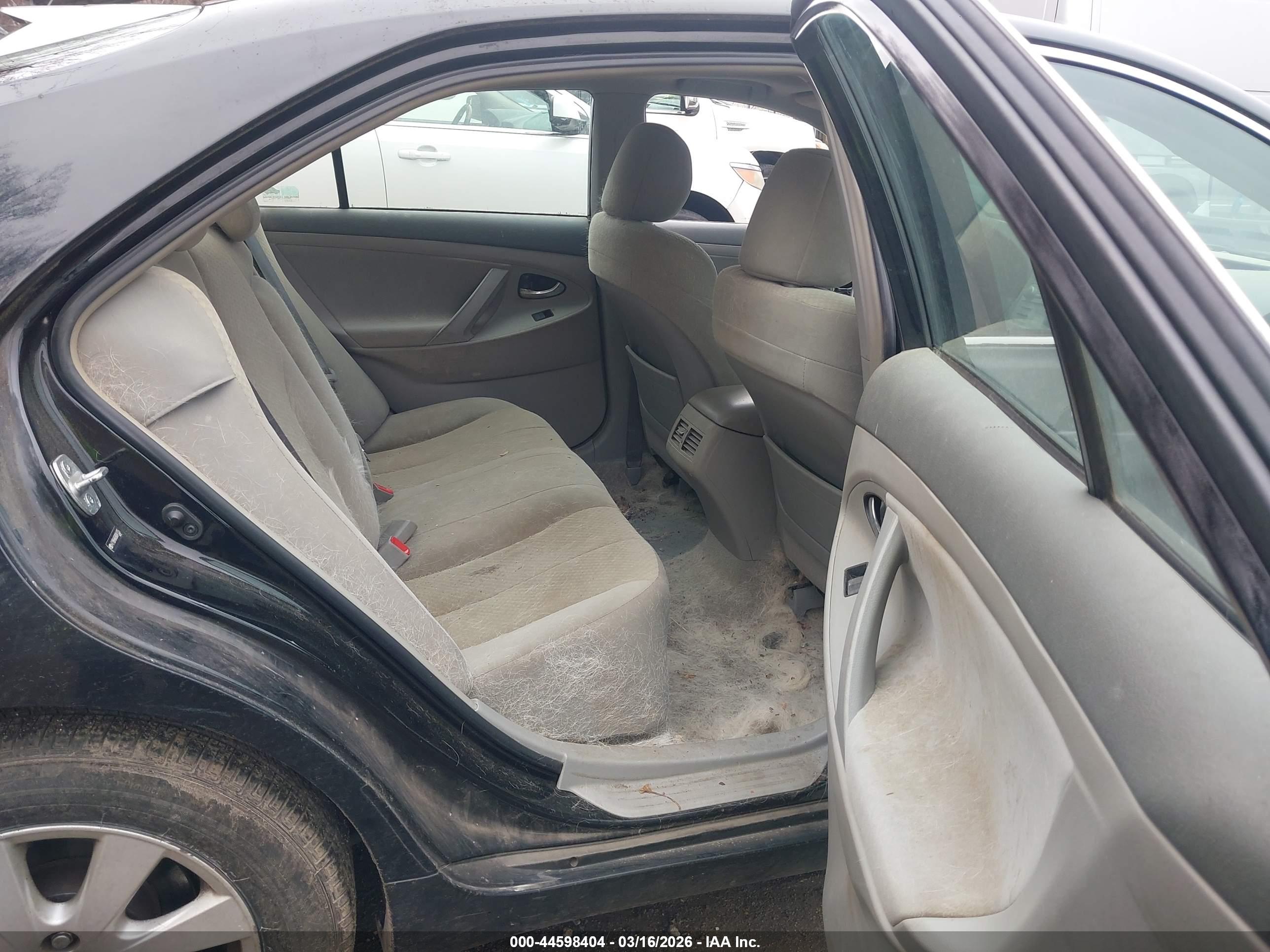 TOYOTA CAMRY image 8