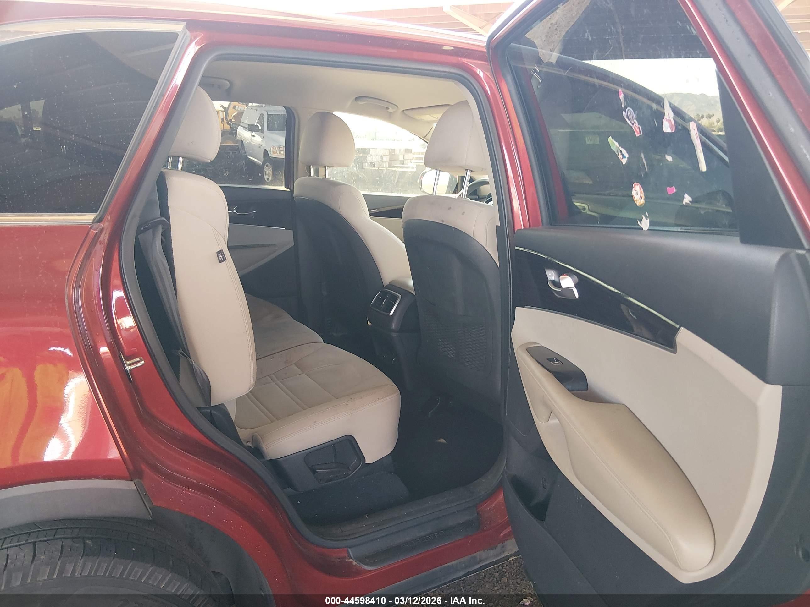 KIA SORENTO image 8