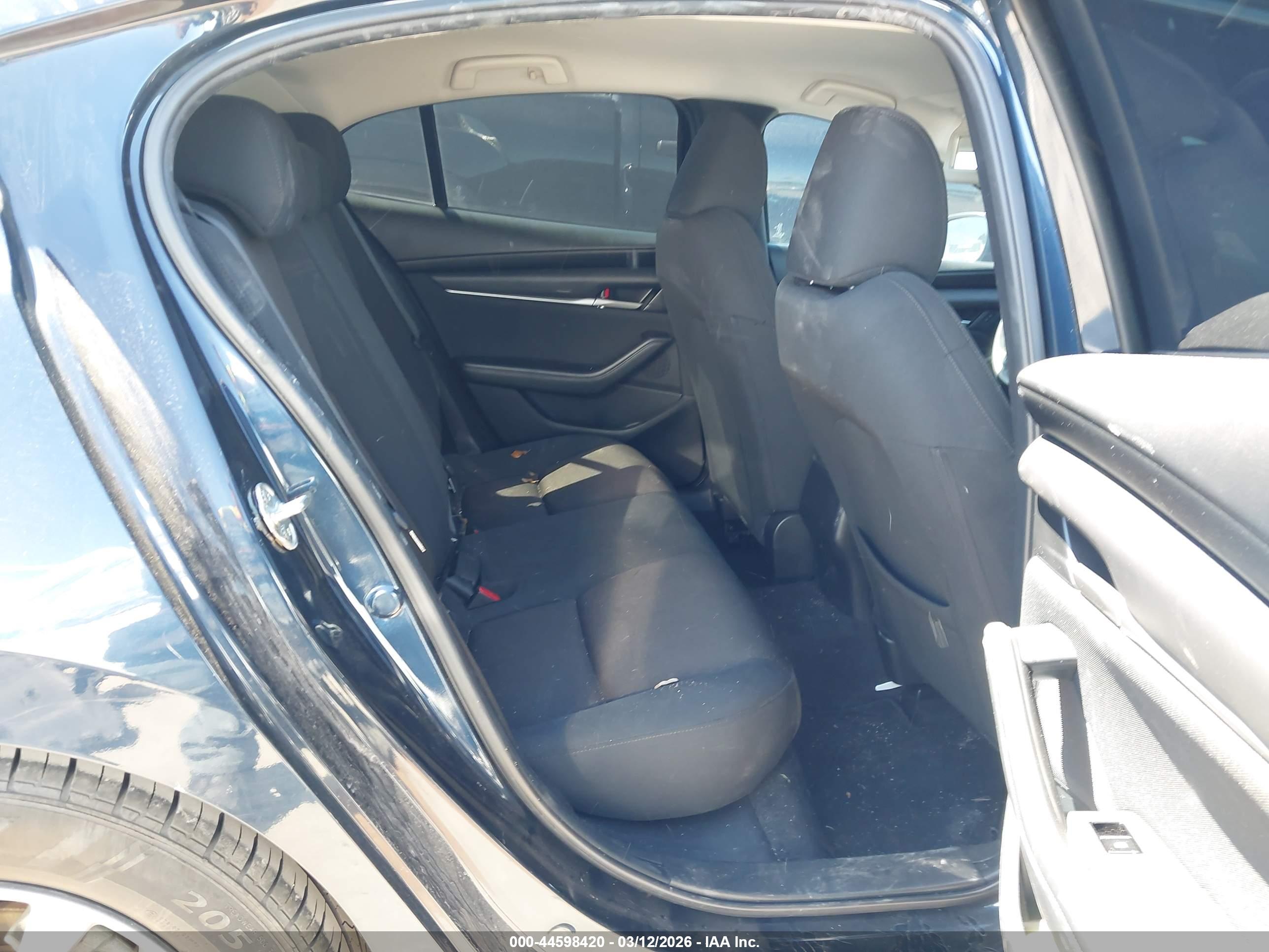 MAZDA MAZDA3 image 8