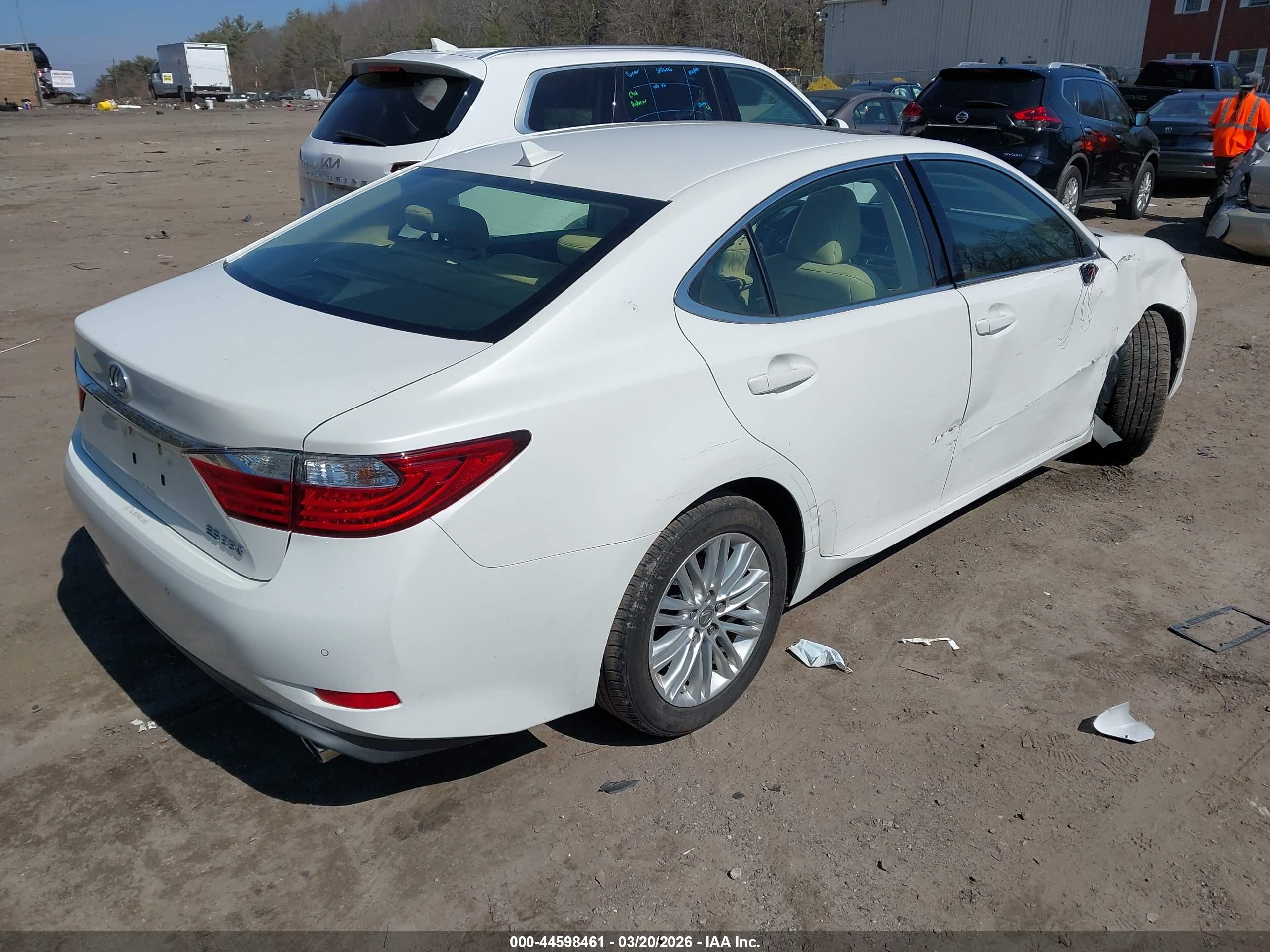 LEXUS ES image 4