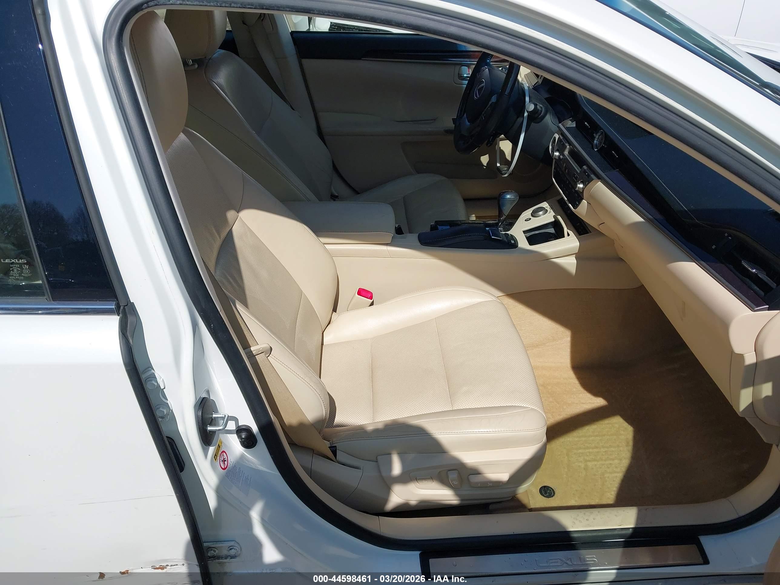 LEXUS ES image 5