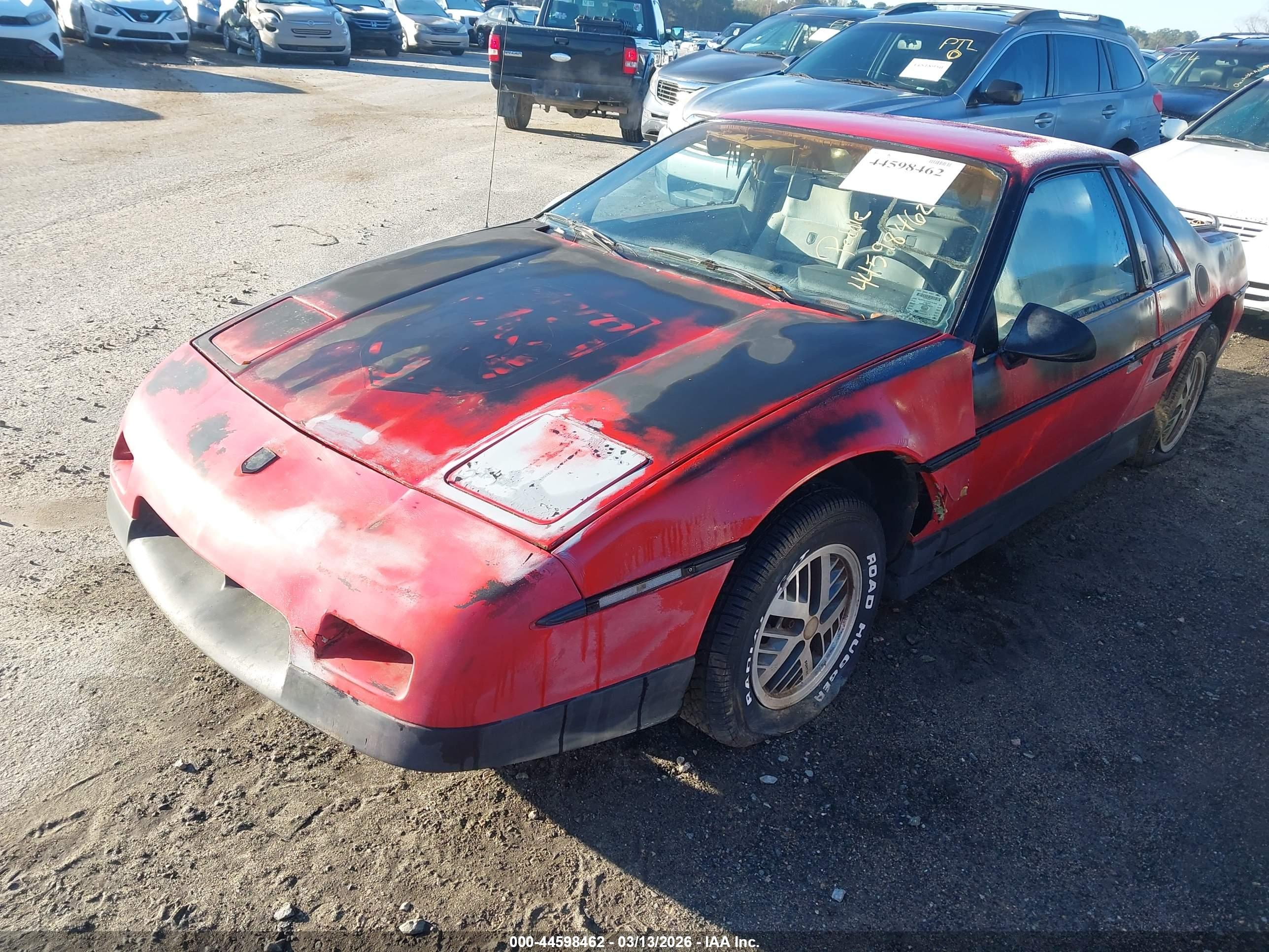 PONTIAC FIERO image 2