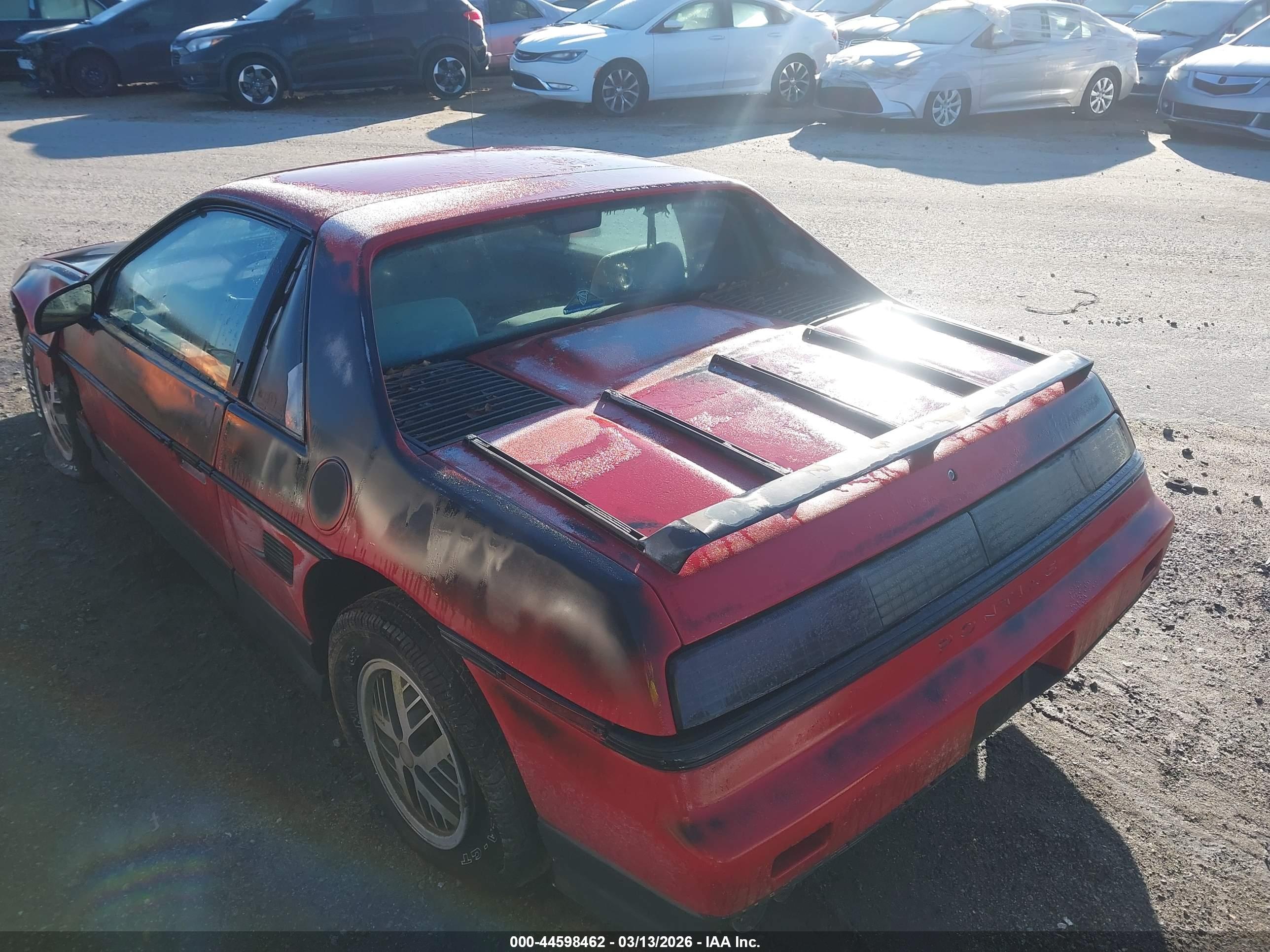 PONTIAC FIERO image 3