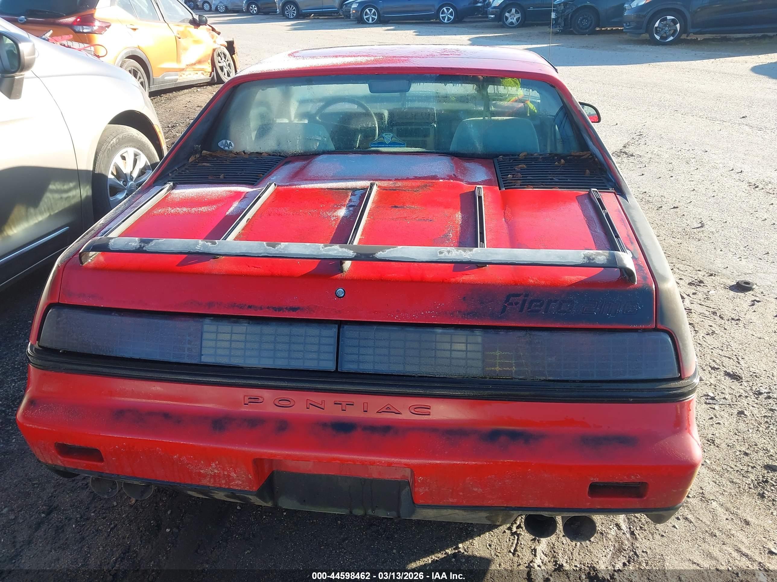 PONTIAC FIERO image 8