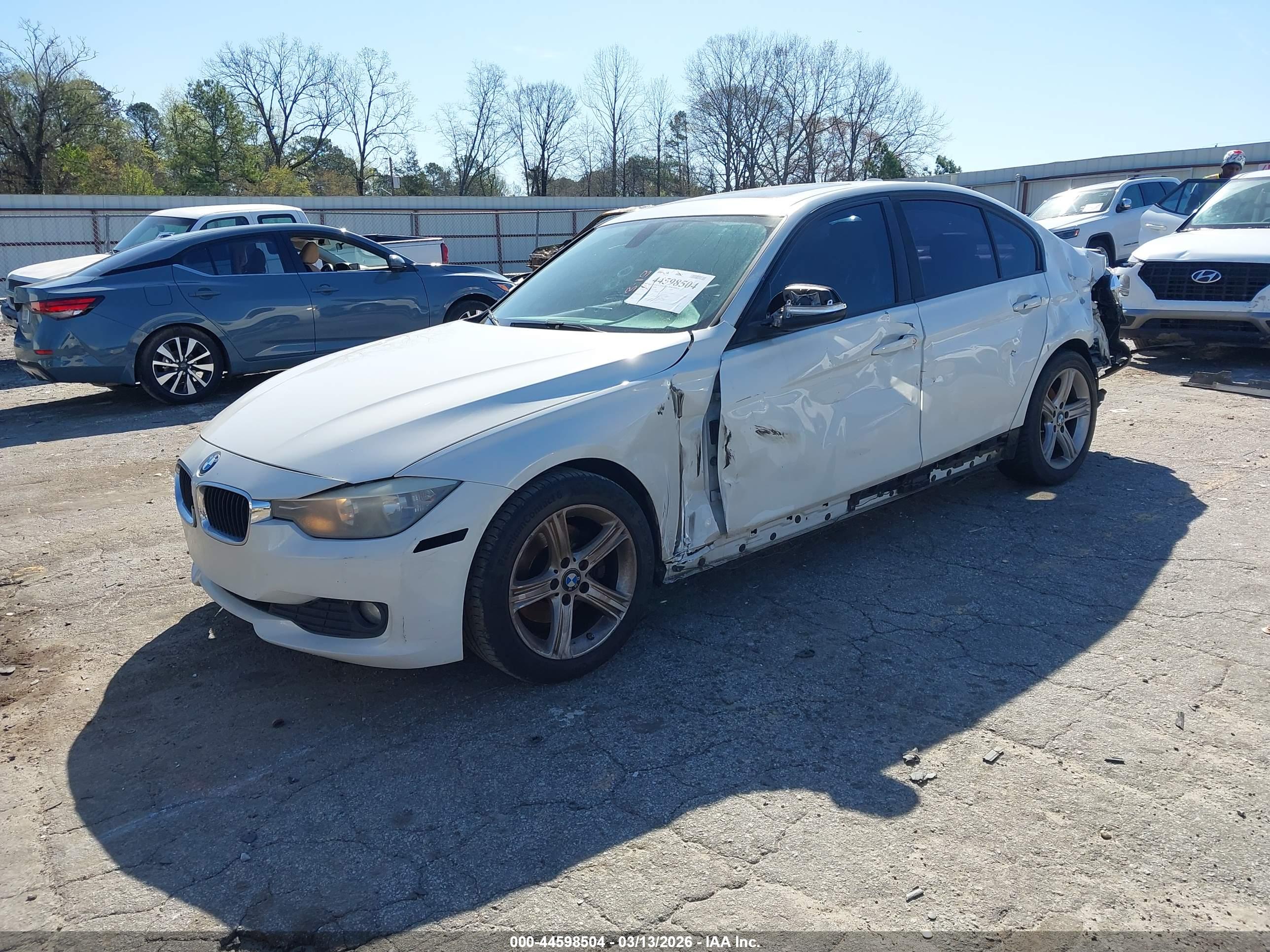 BMW 320I image 2
