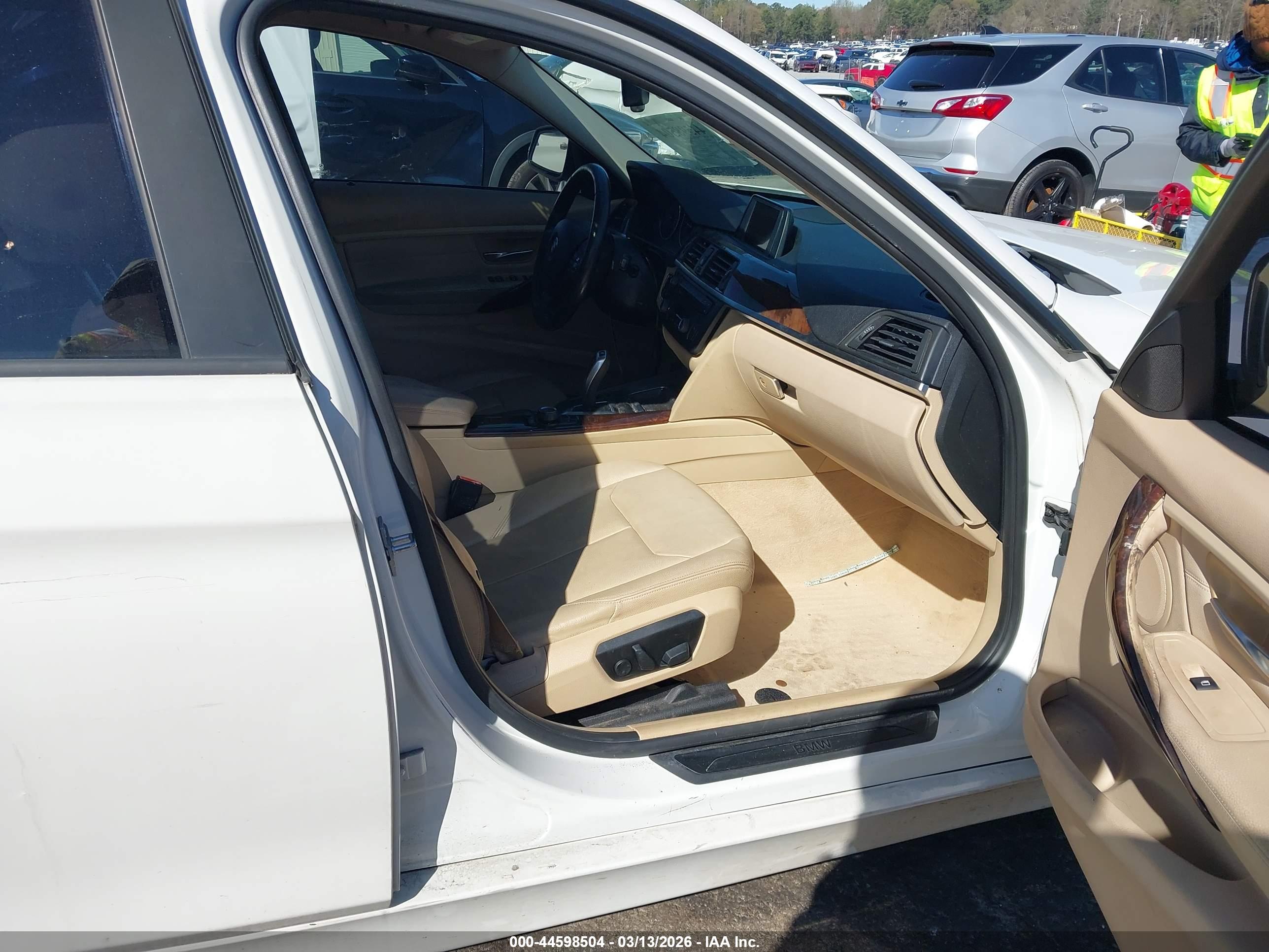 BMW 320I image 5
