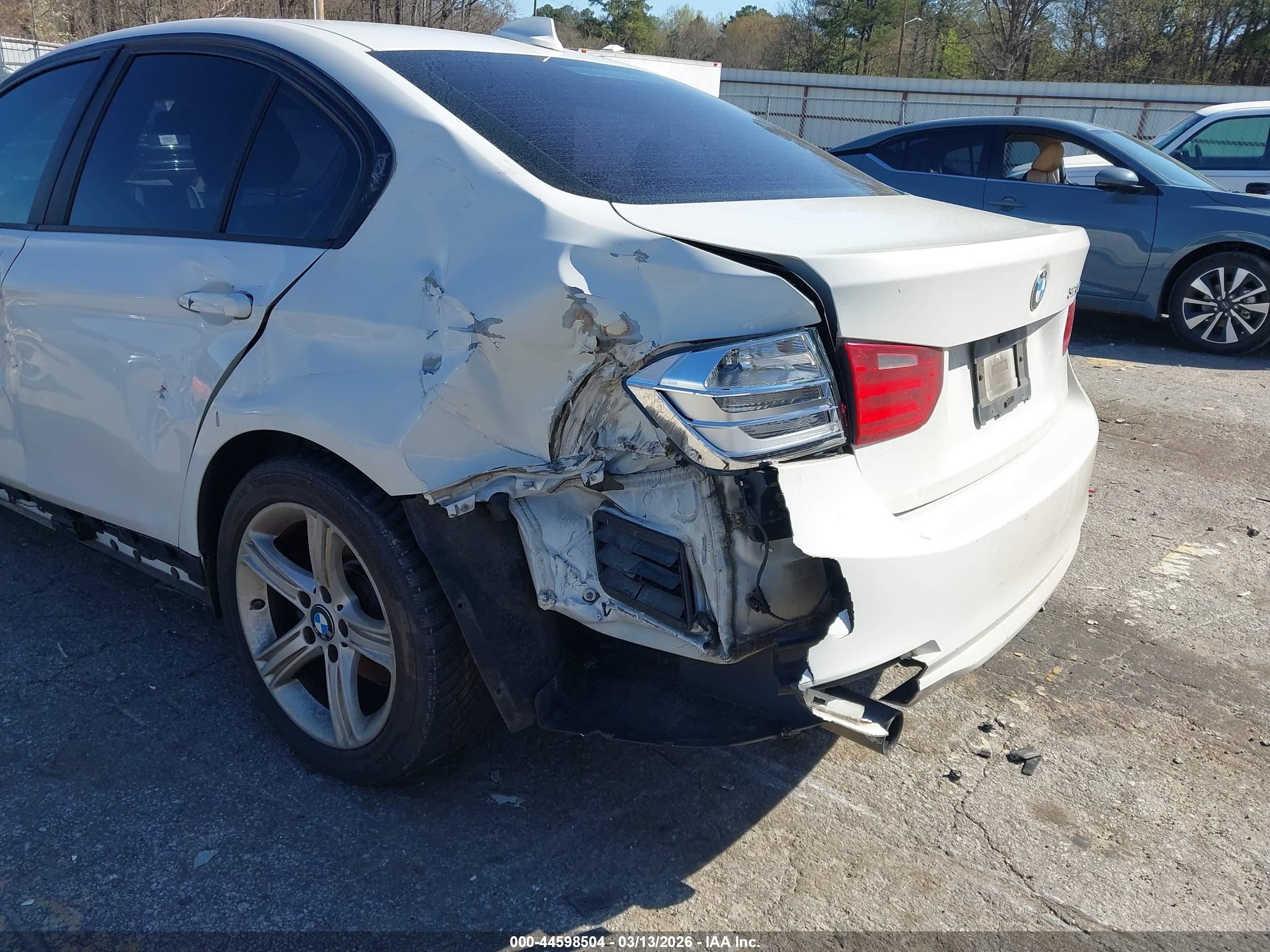 BMW 320I image 6