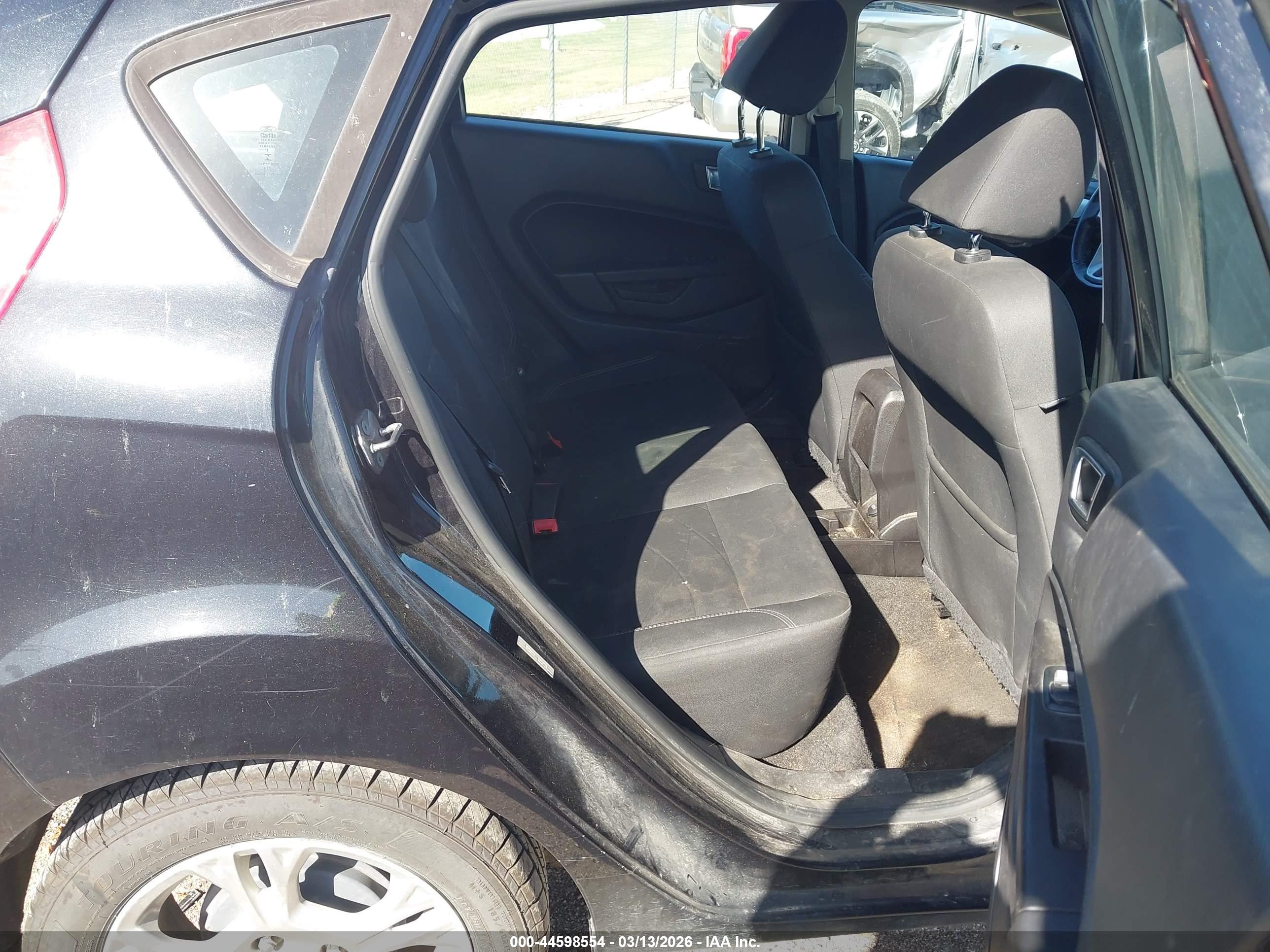 FORD FIESTA image 8
