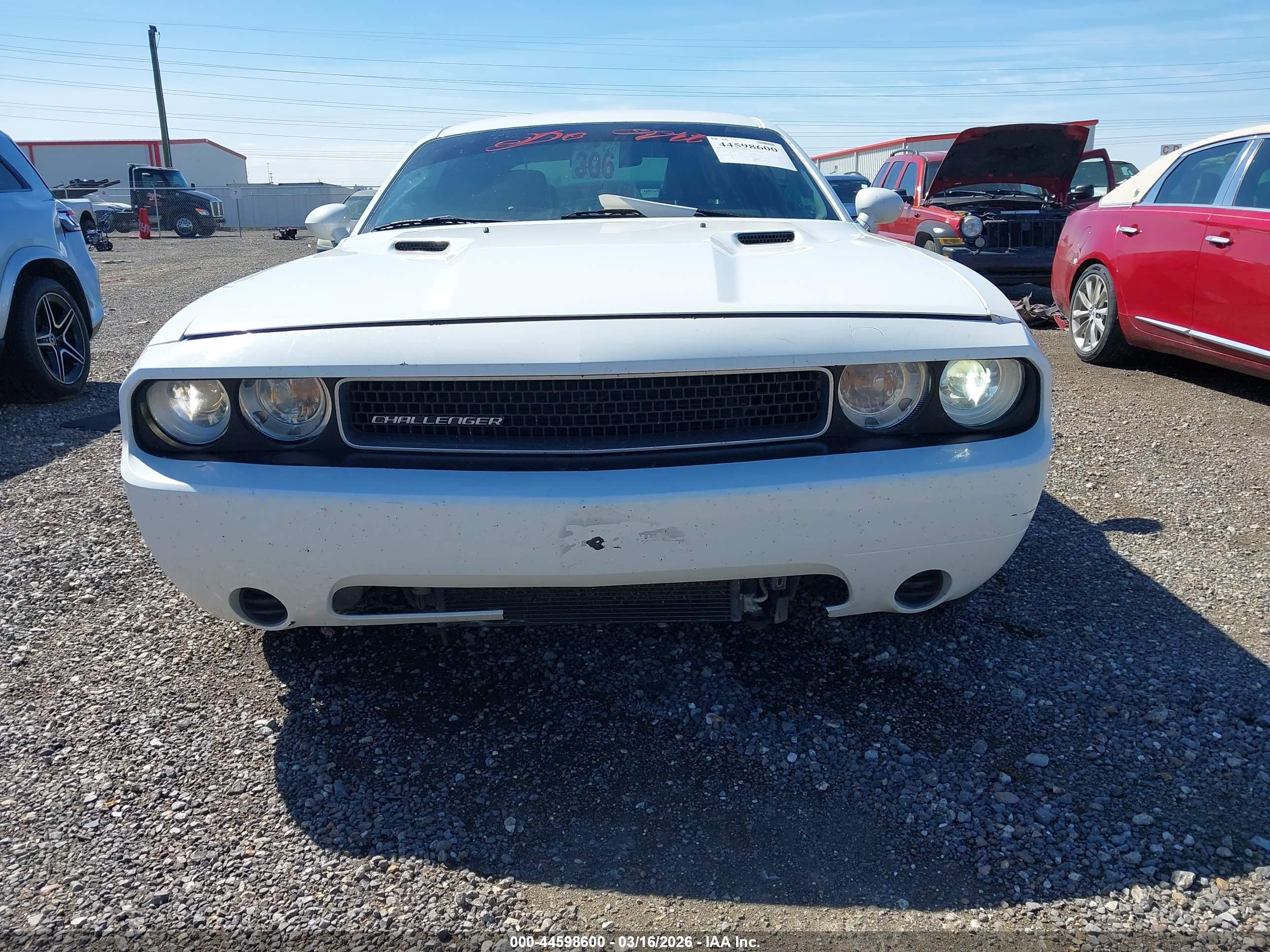 DODGE CHALLENGER image 6