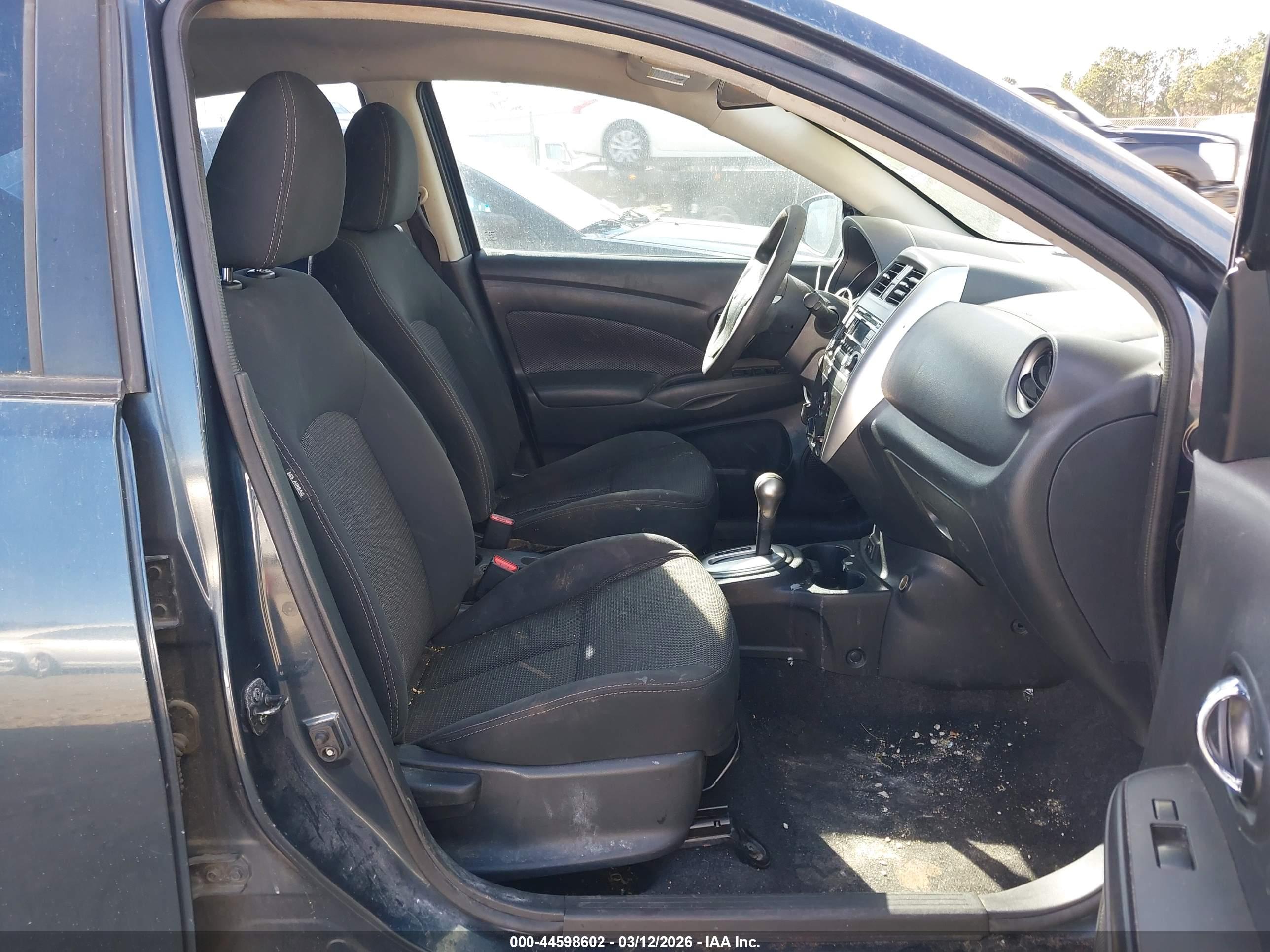NISSAN VERSA image 5