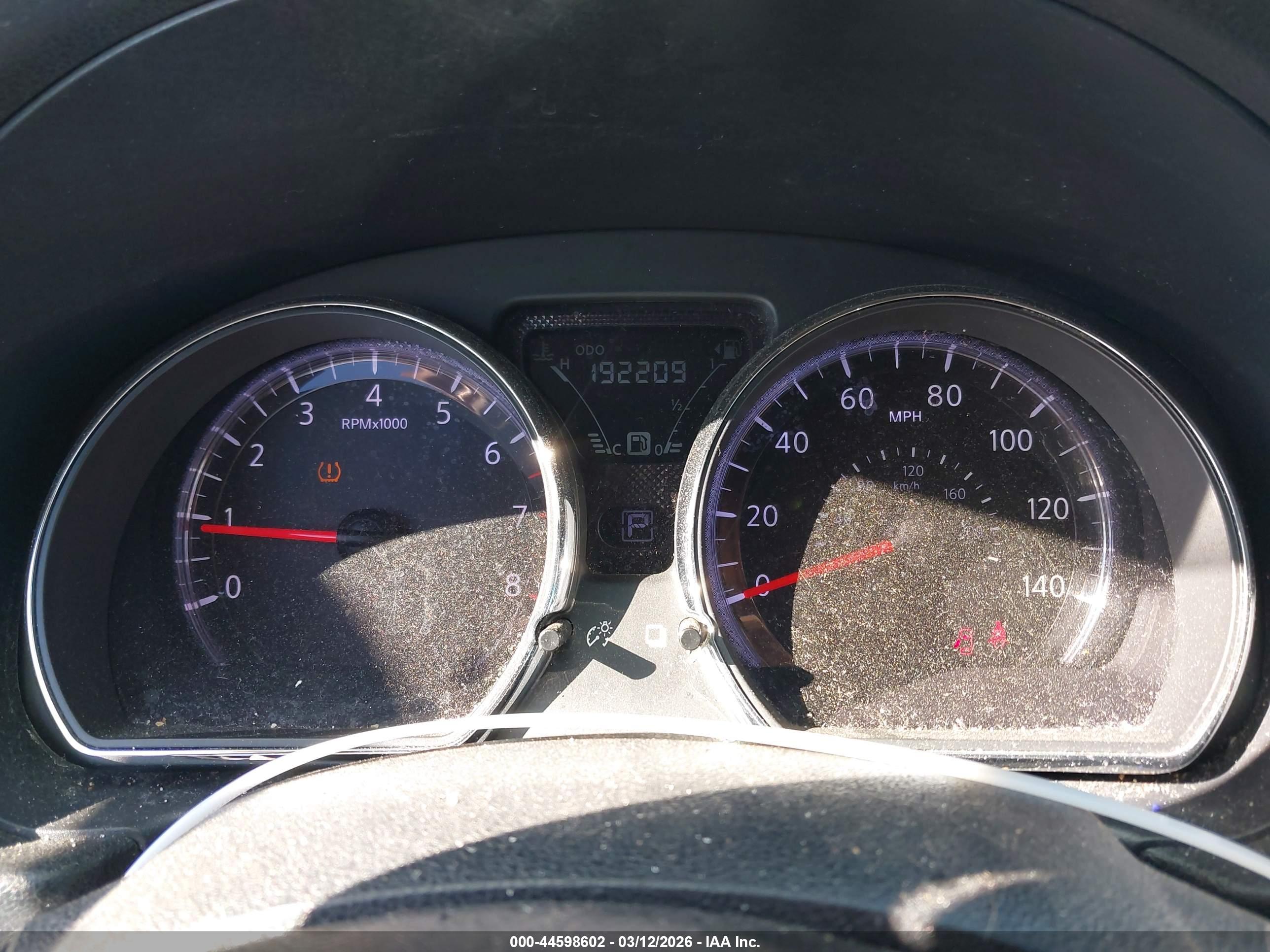 NISSAN VERSA image 7