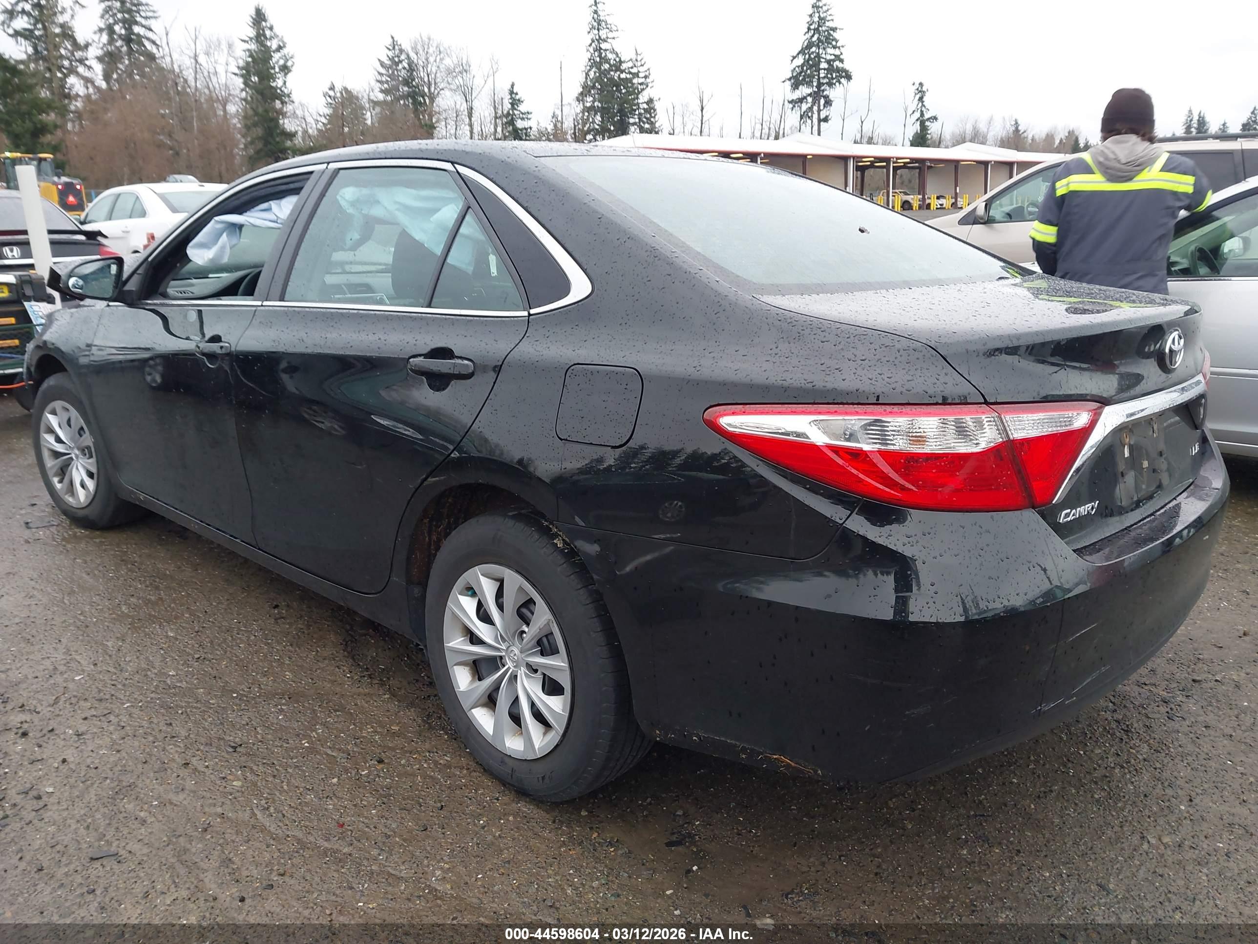 TOYOTA CAMRY image 3