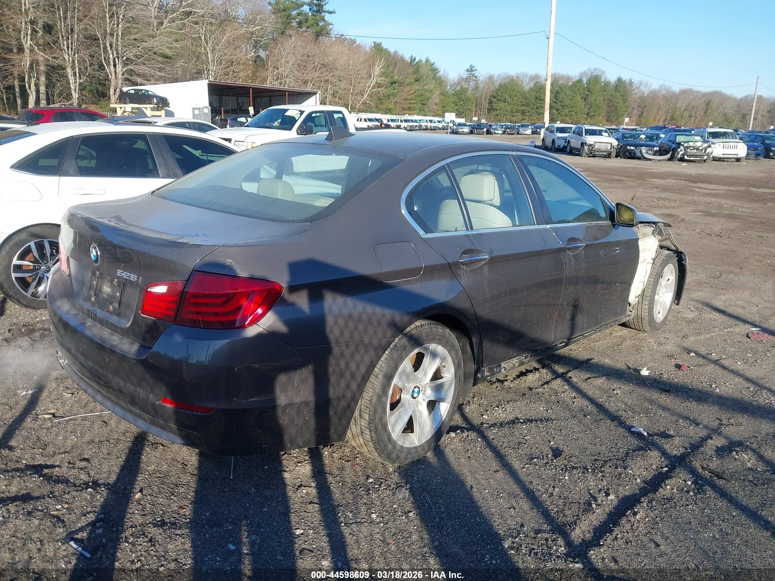 BMW 528I image 4