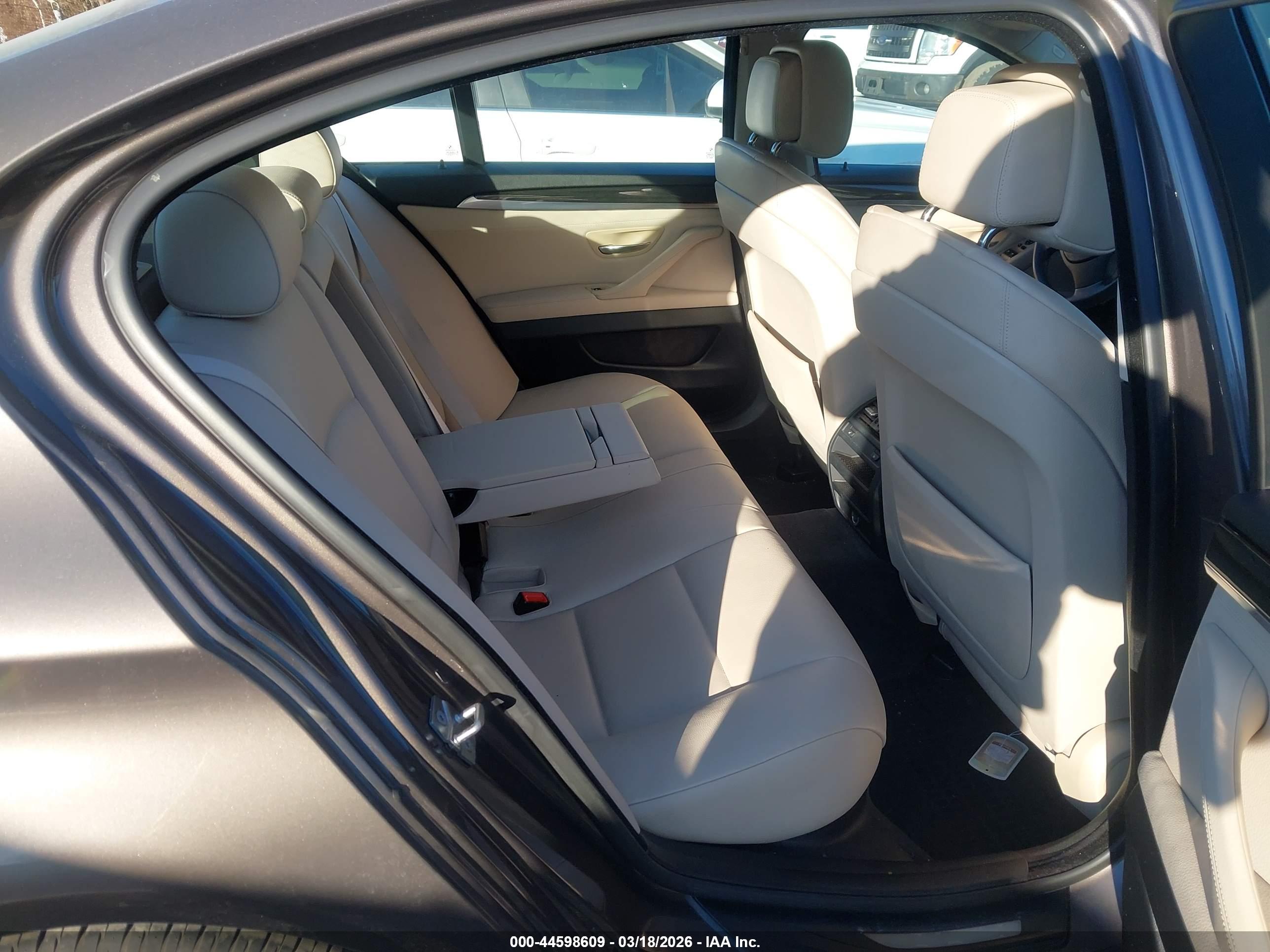BMW 528I image 8