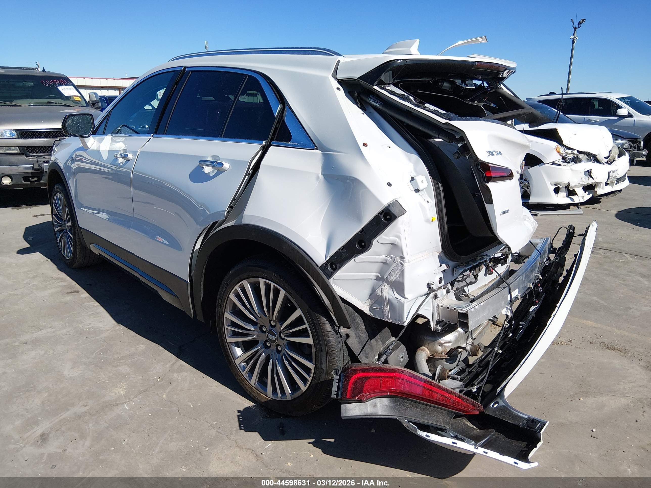 CADILLAC XT4 image 3