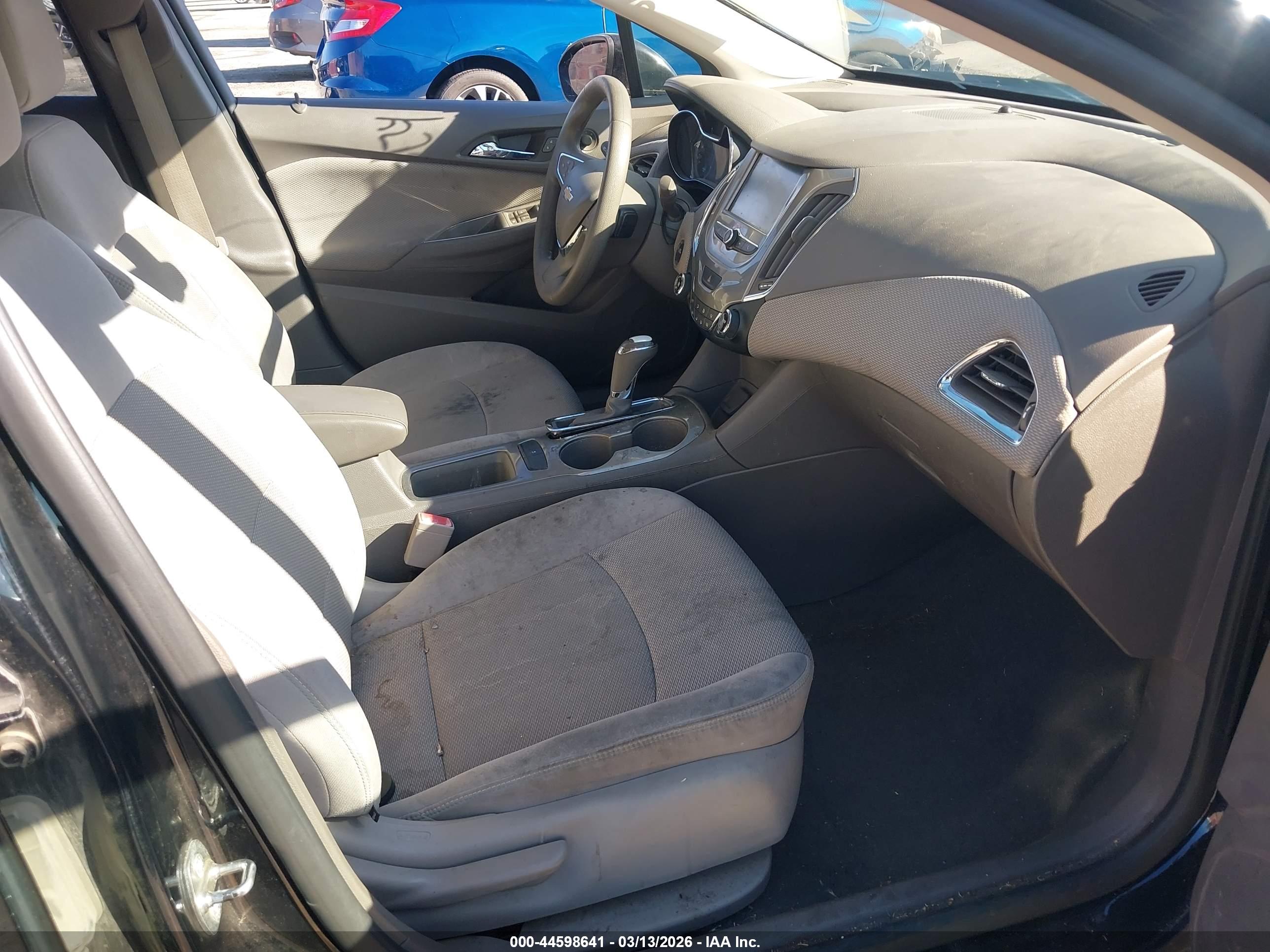 CHEVROLET CRUZE image 5
