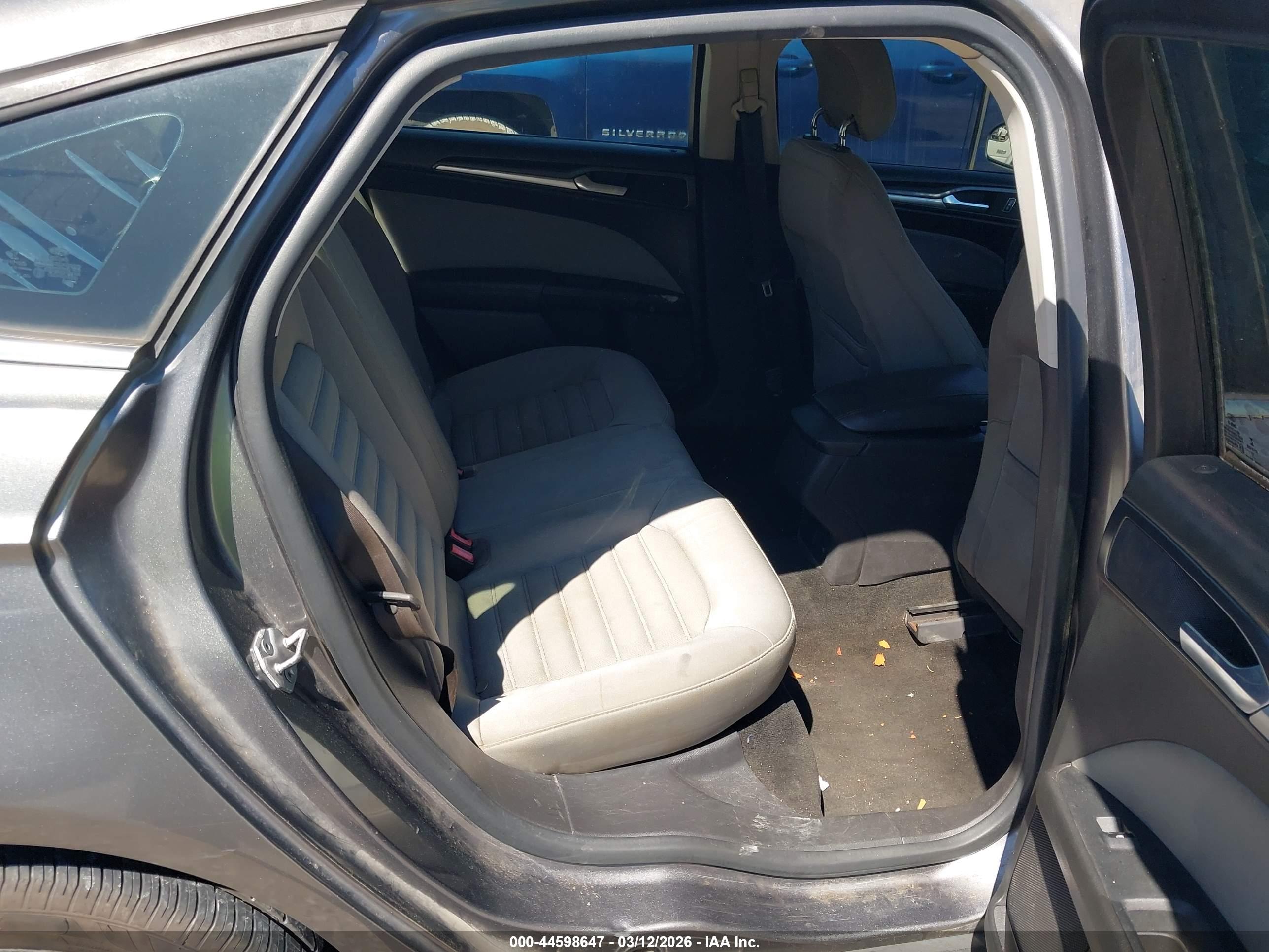 FORD FUSION image 8