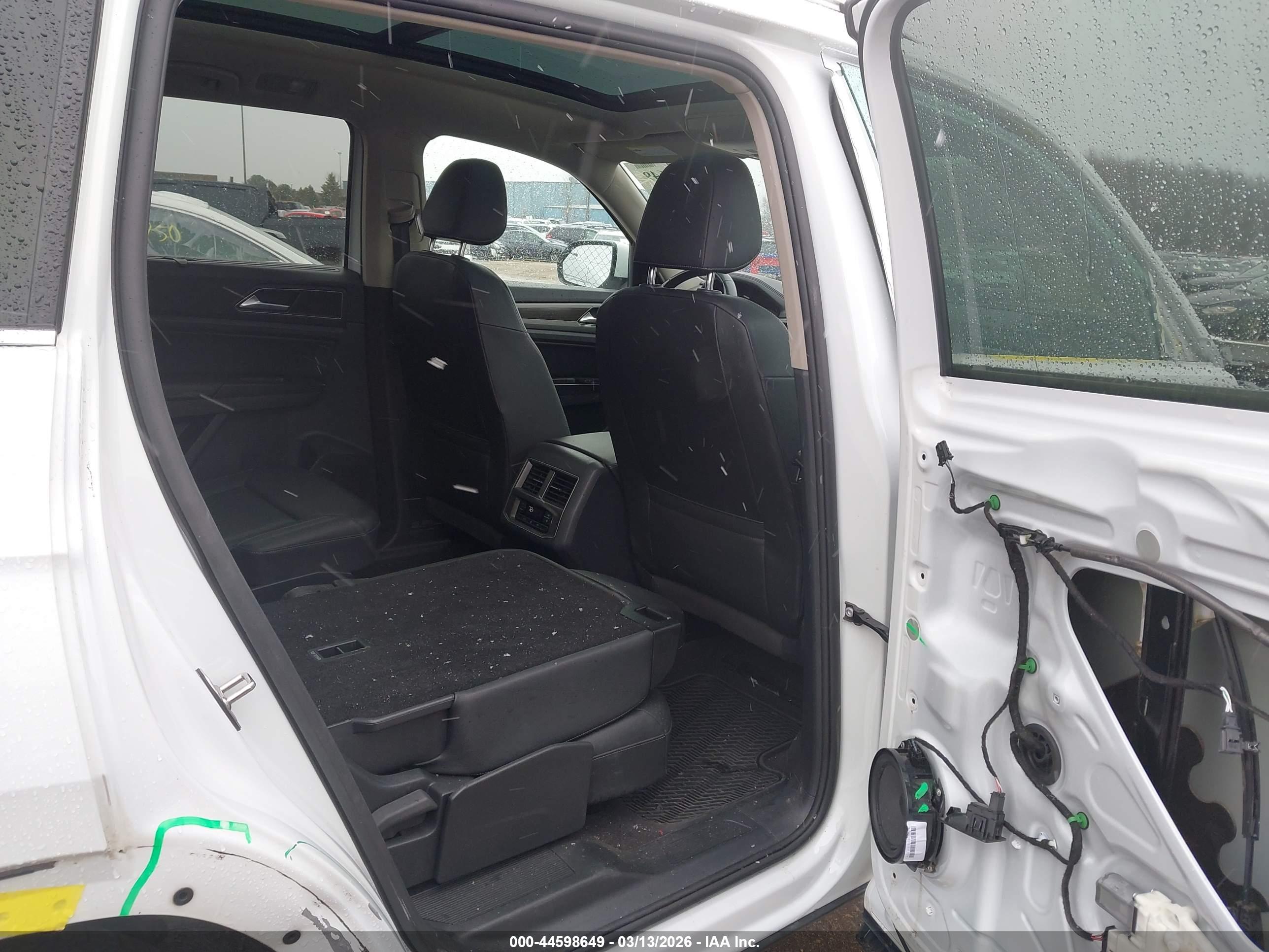 VOLKSWAGEN ATLAS image 8