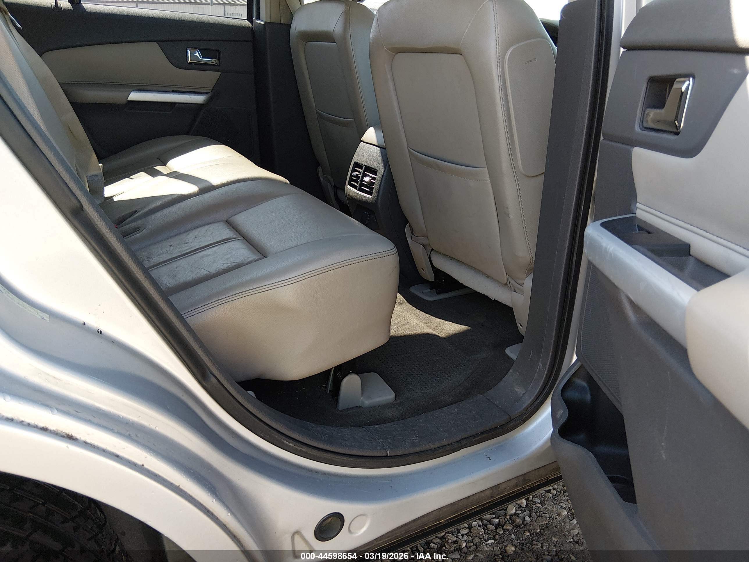 FORD EDGE image 8
