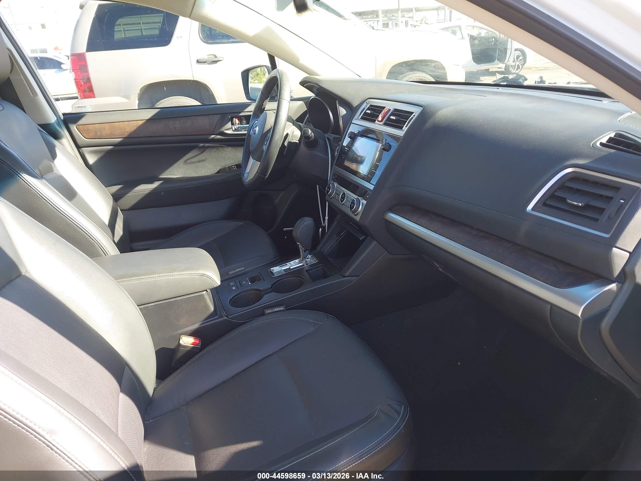 SUBARU OUTBACK image 5