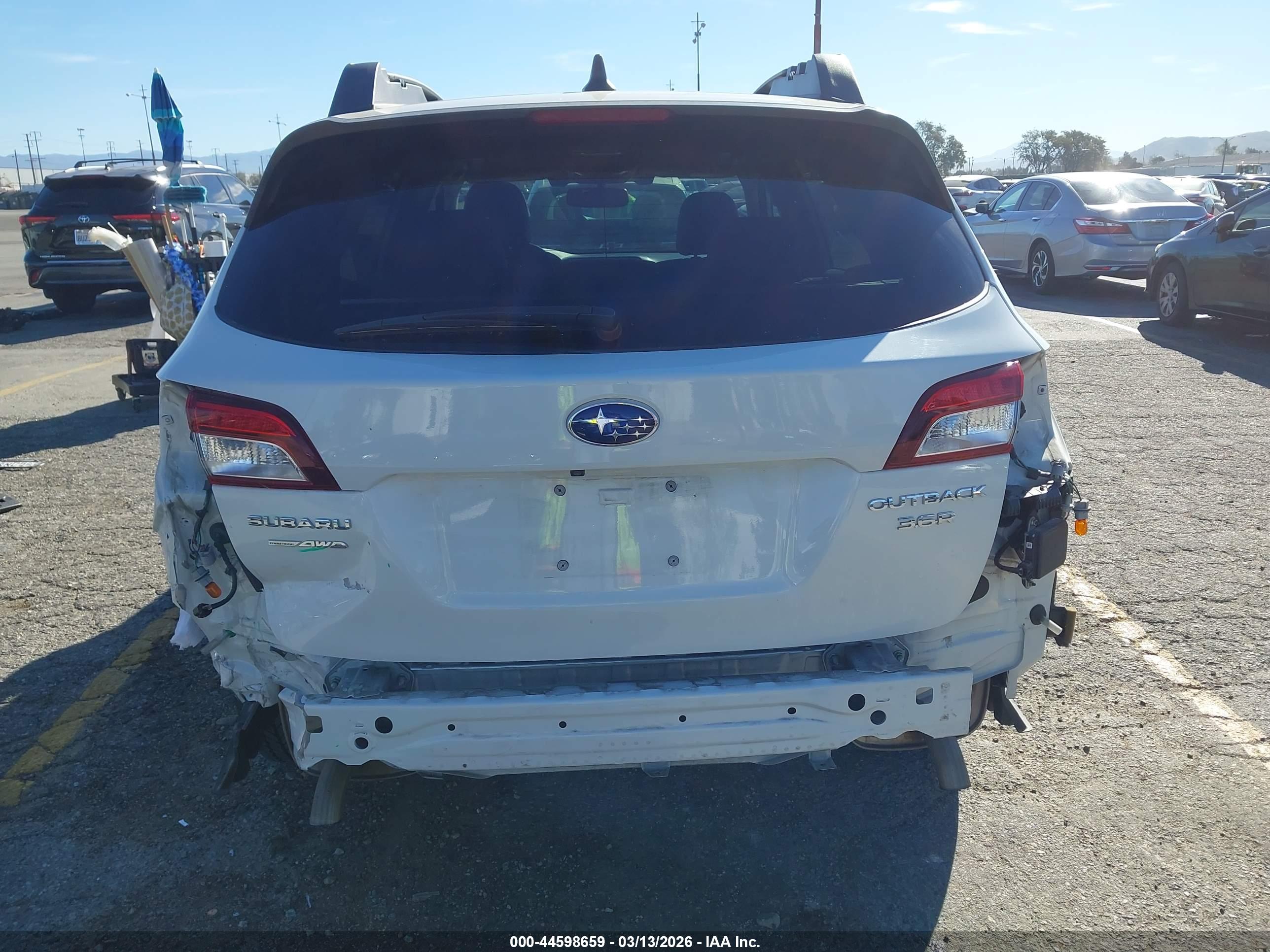SUBARU OUTBACK image 6