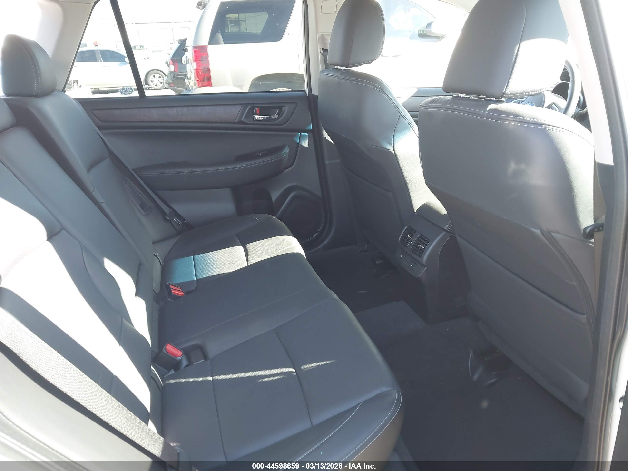 SUBARU OUTBACK image 8