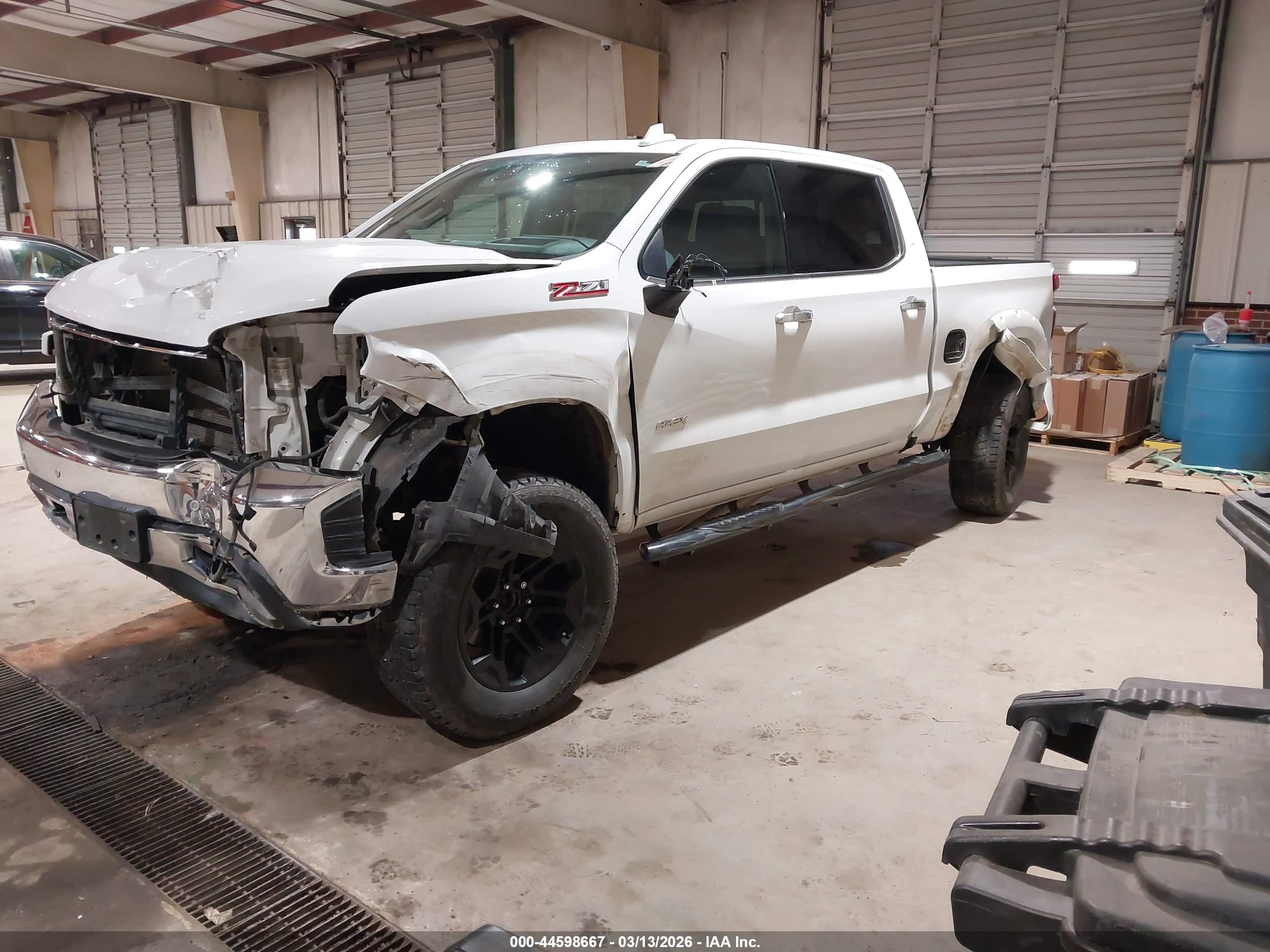 CHEVROLET SILVERADO image 2