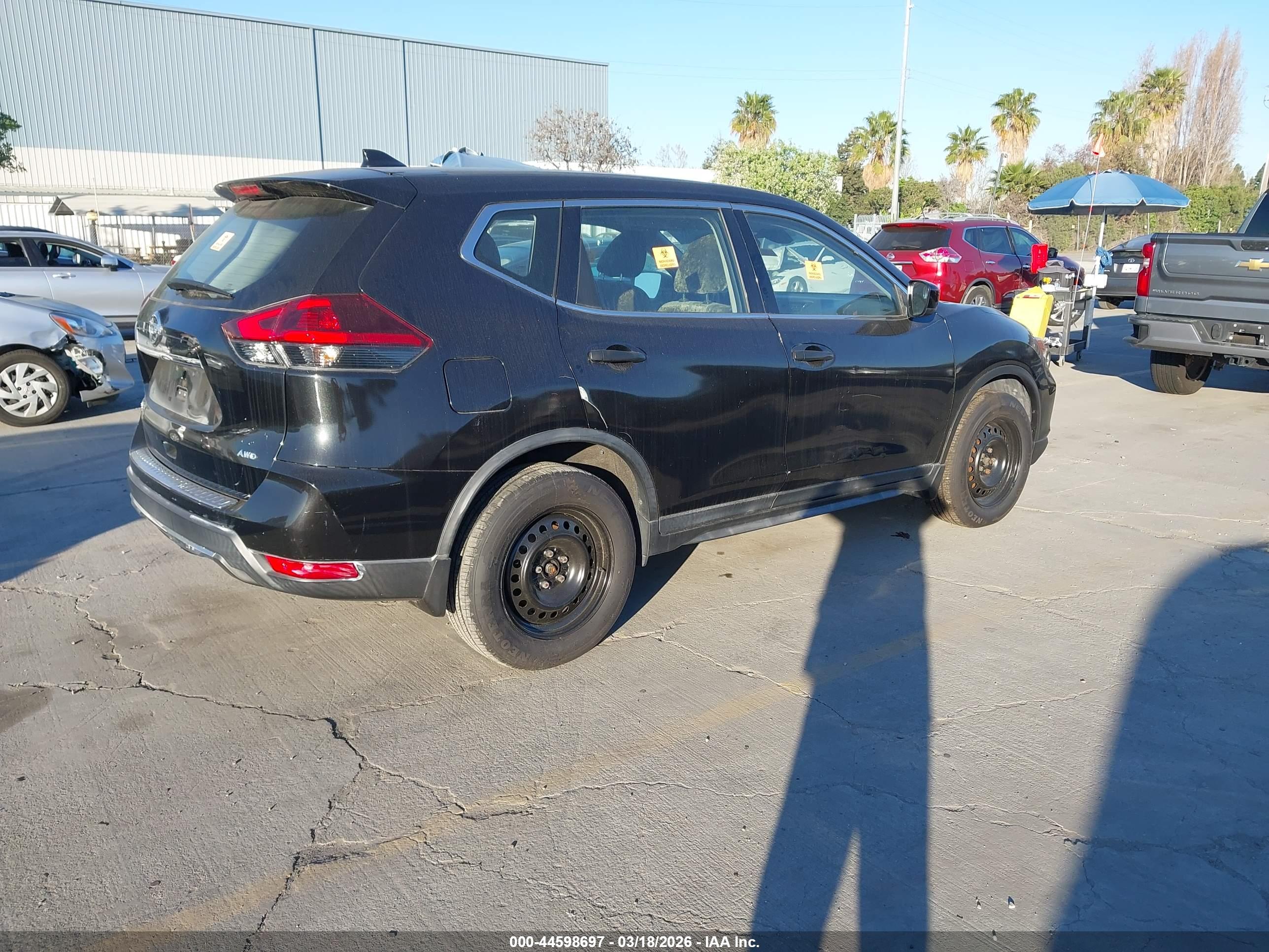 NISSAN ROGUE image 4