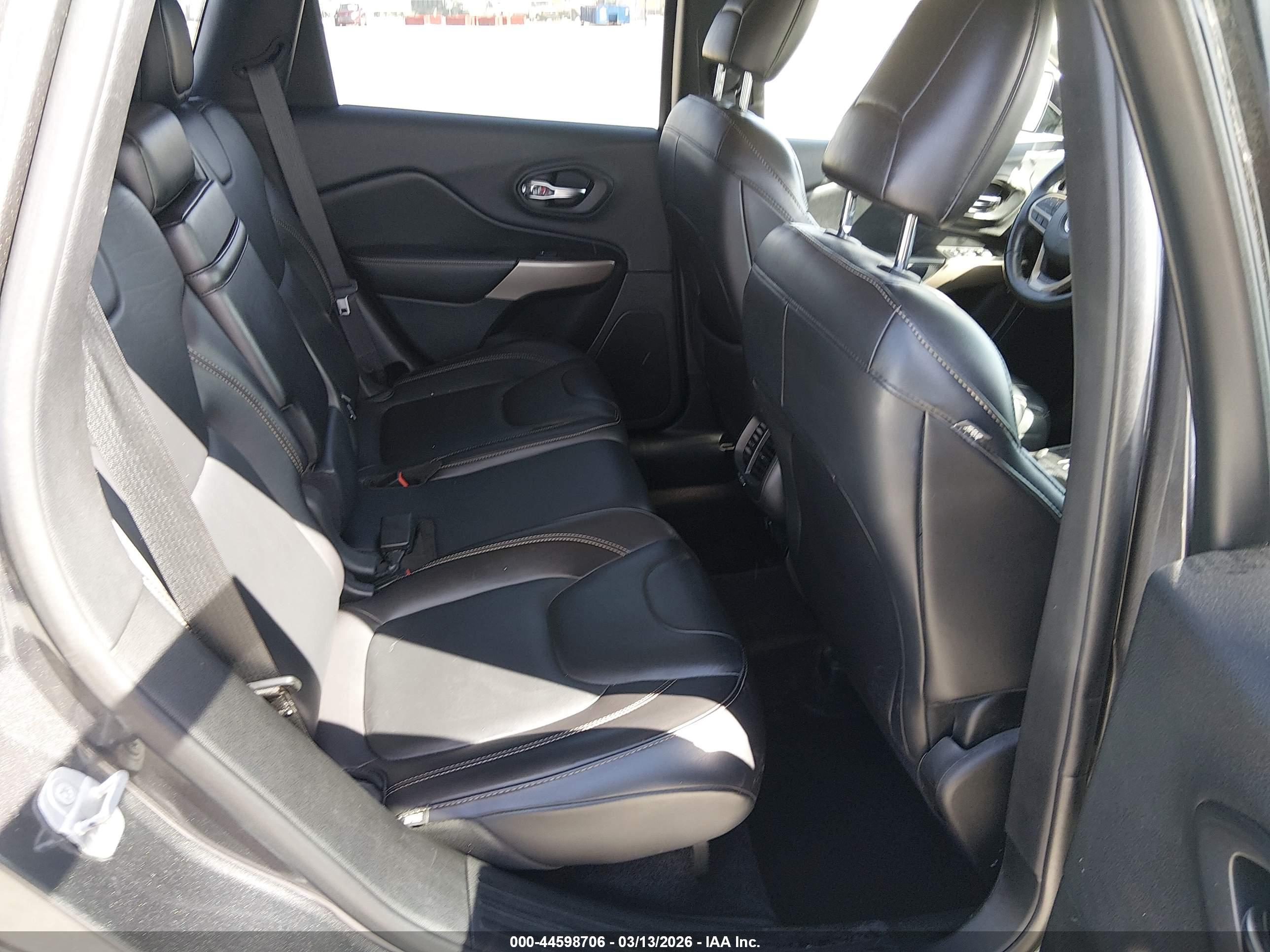 JEEP CHEROKEE image 8