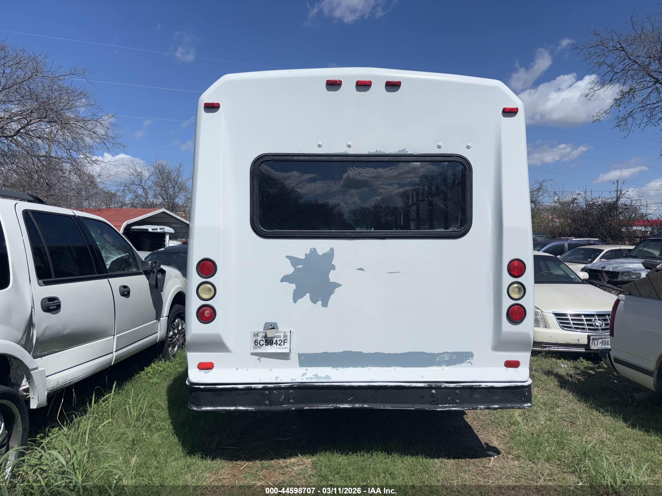 CHEVROLET EXPRESS image 8