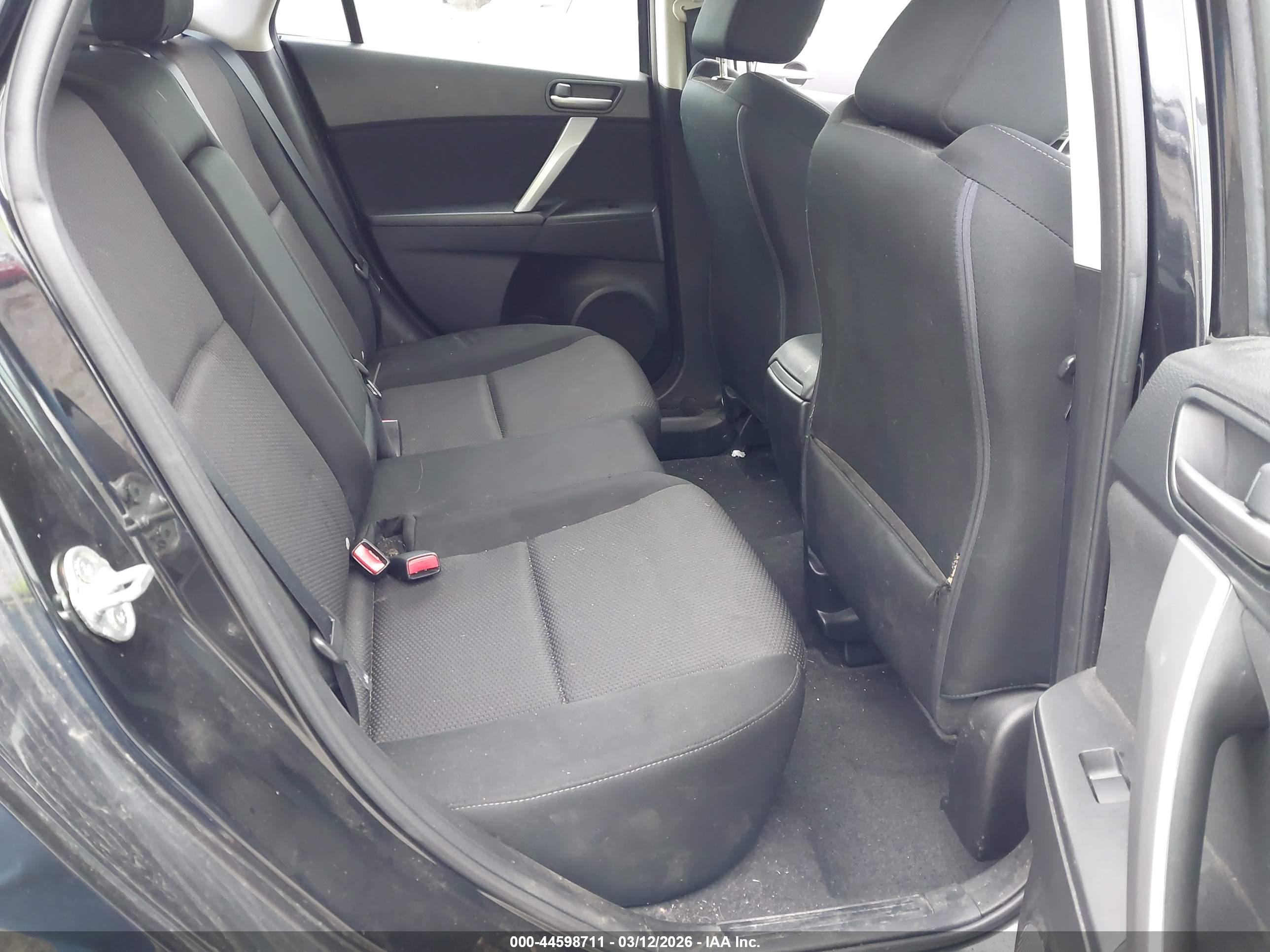 MAZDA MAZDA3 image 8