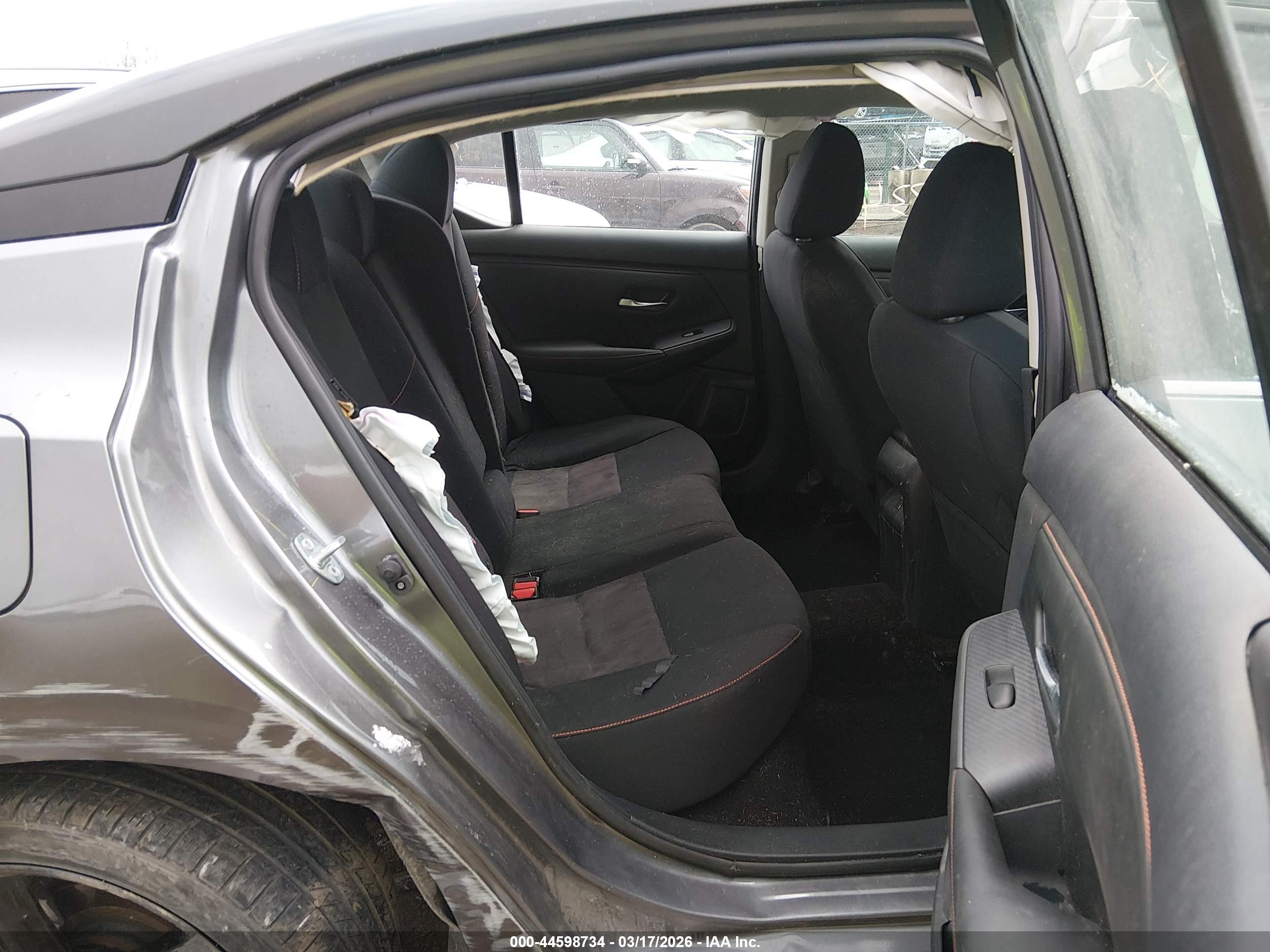NISSAN SENTRA image 8