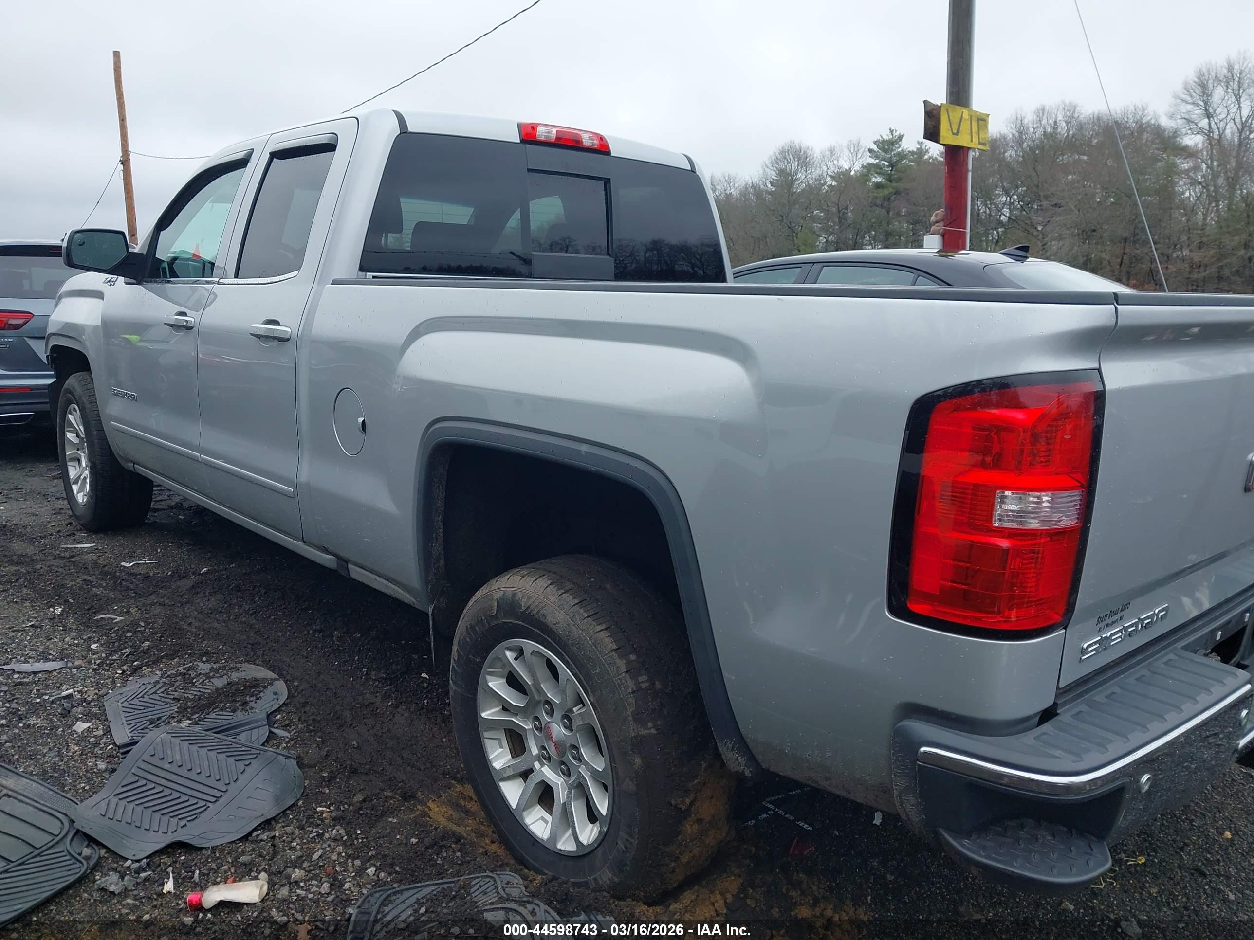 GMC SIERRA image 3