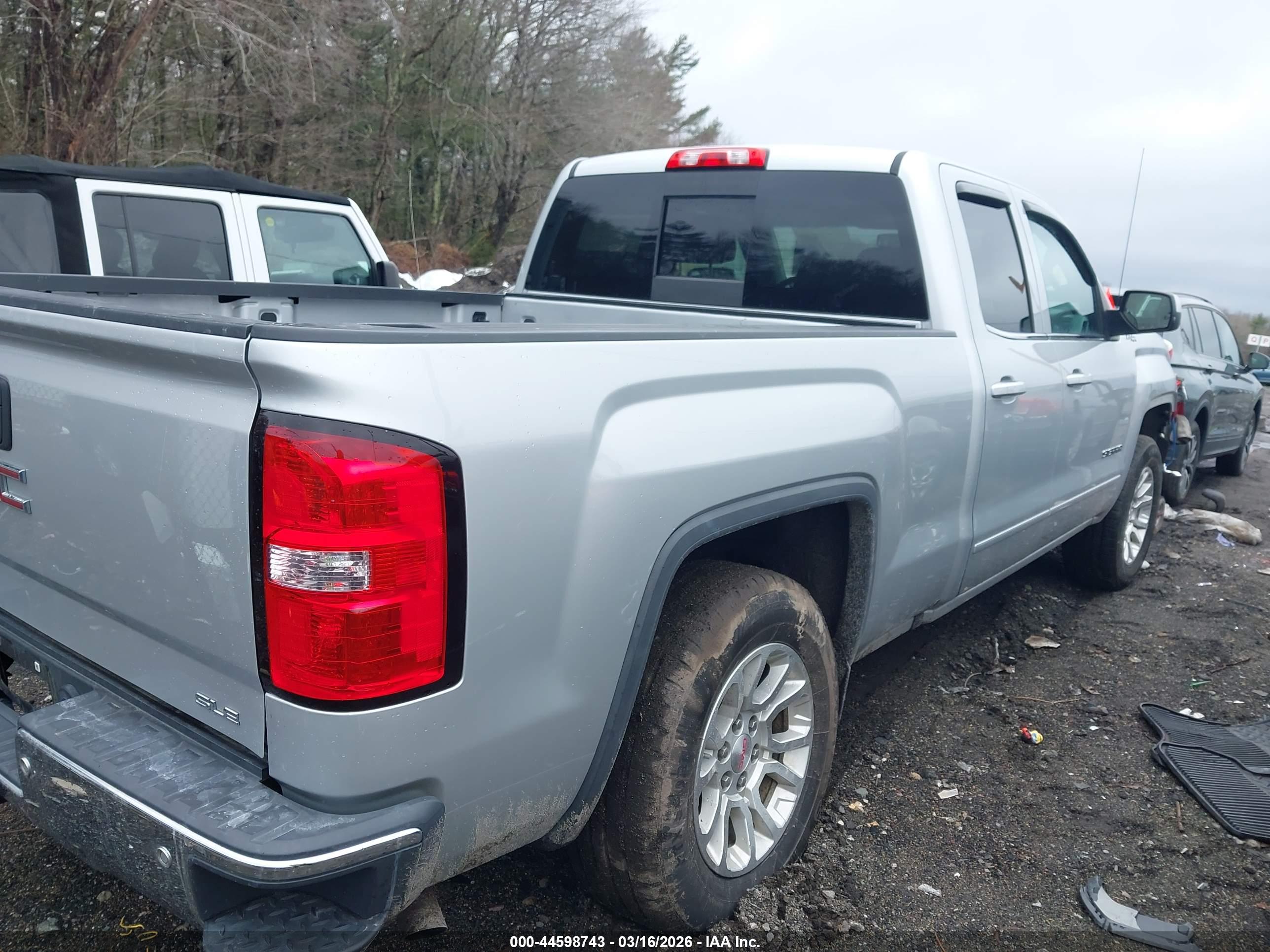 GMC SIERRA image 4
