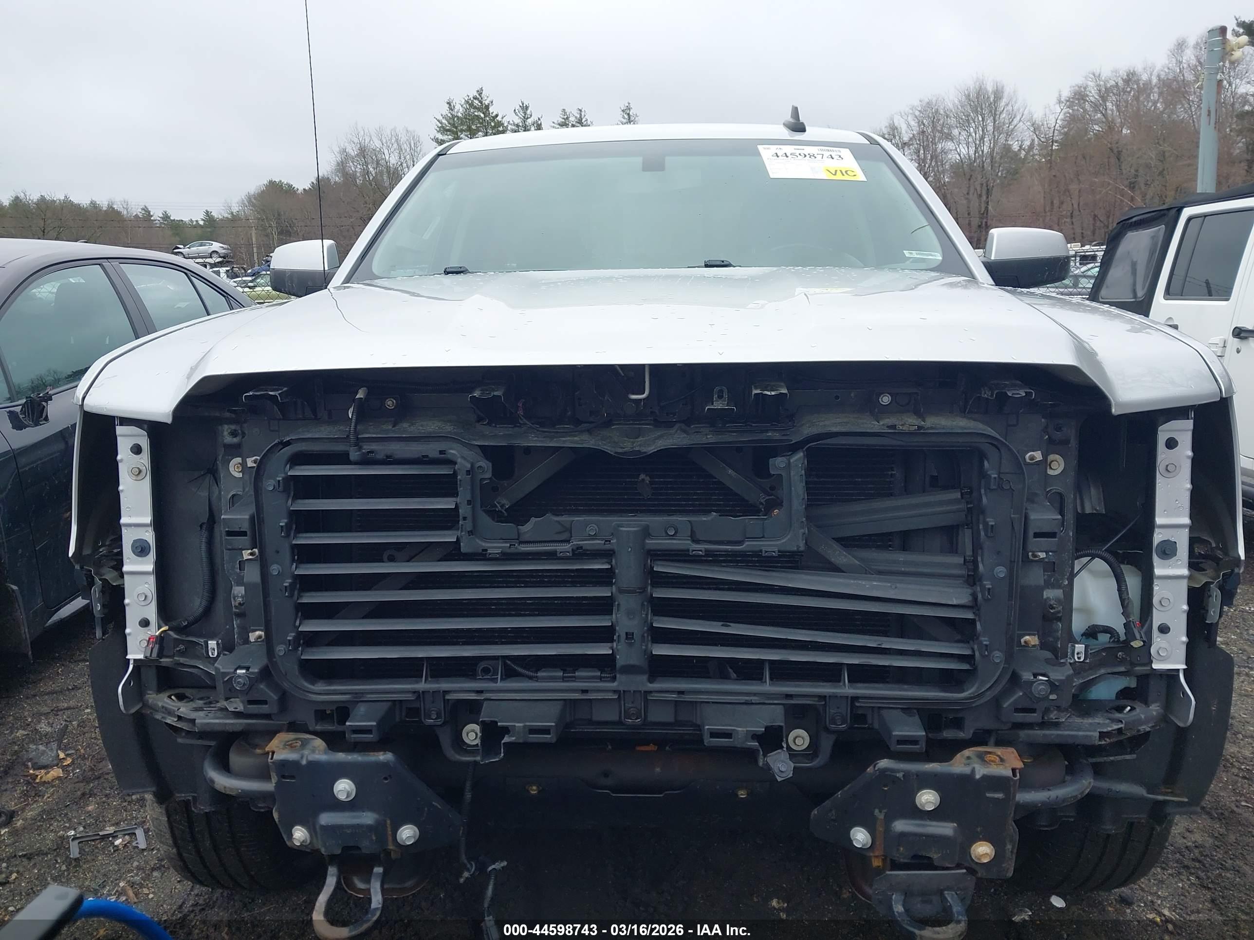 GMC SIERRA image 6