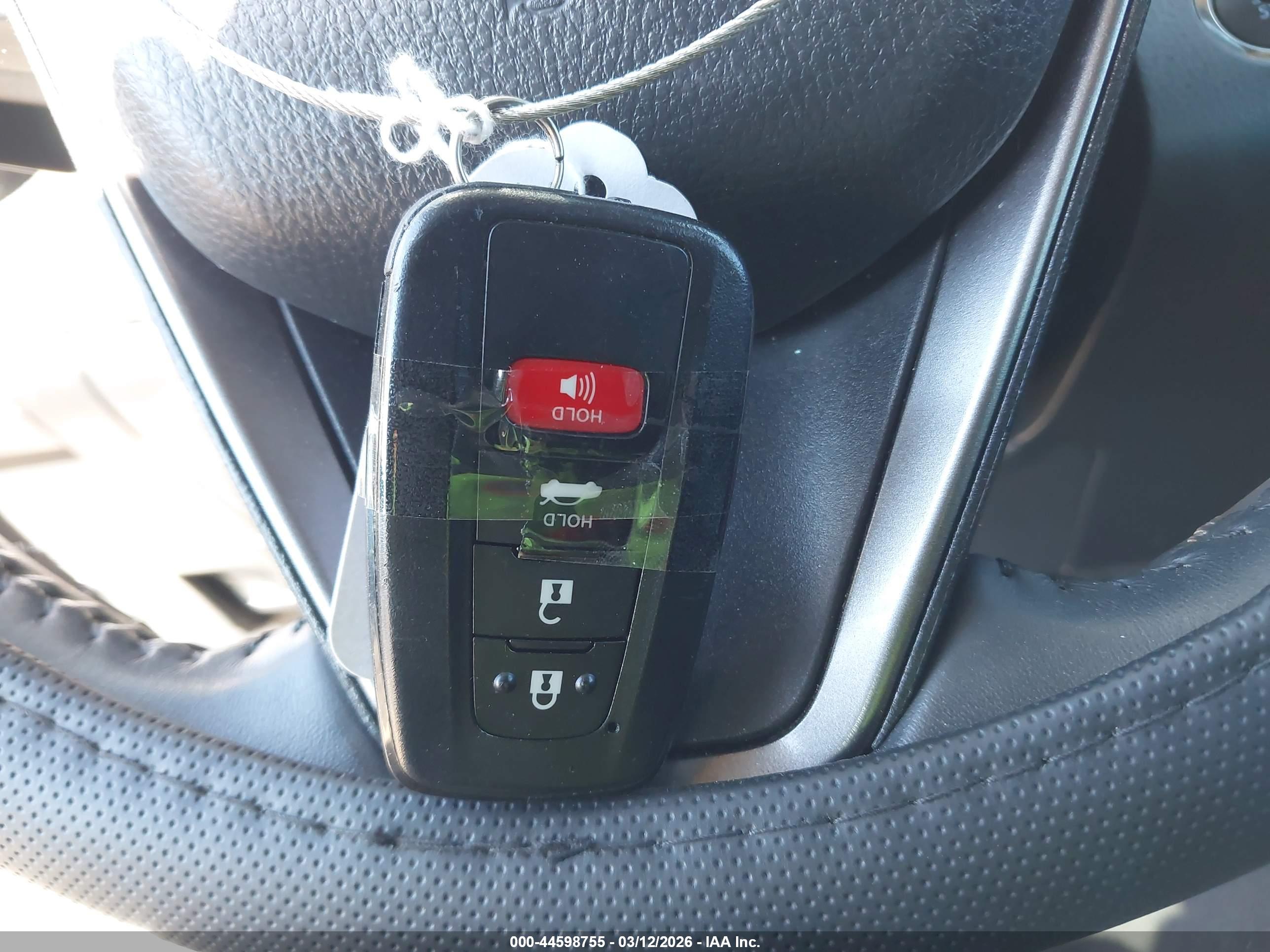 TOYOTA CAMRY image 11